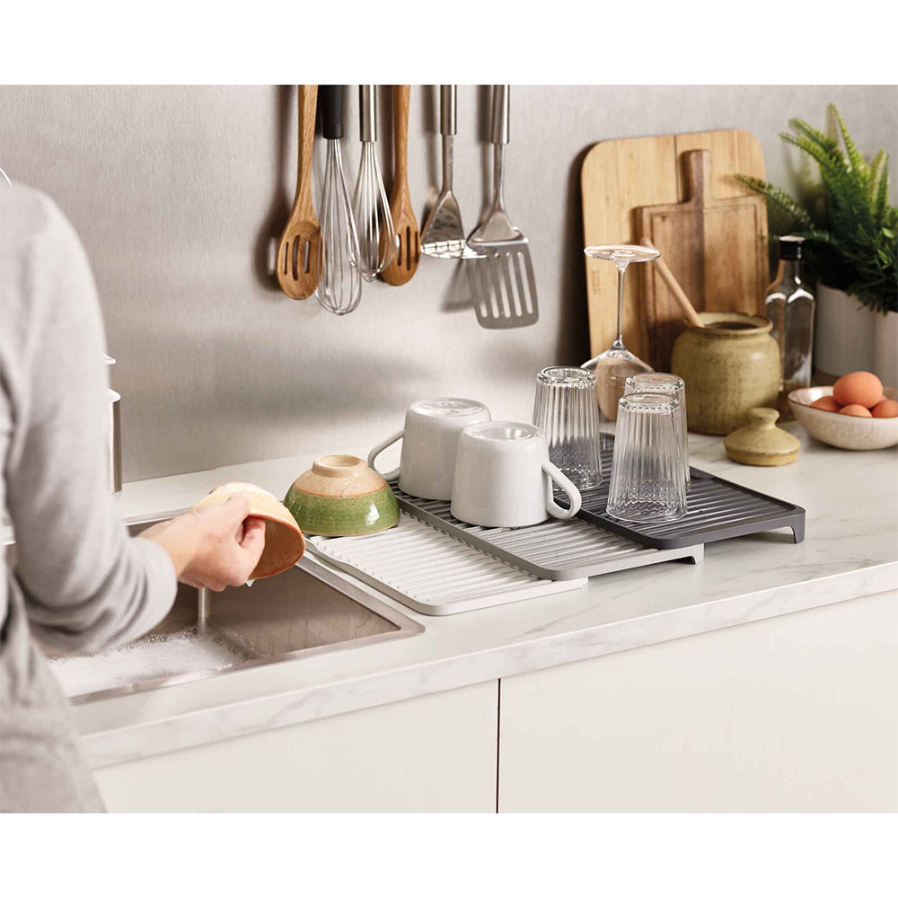 85178-joseph-joseph-46cm-tier-expandable-draining-mat-grey