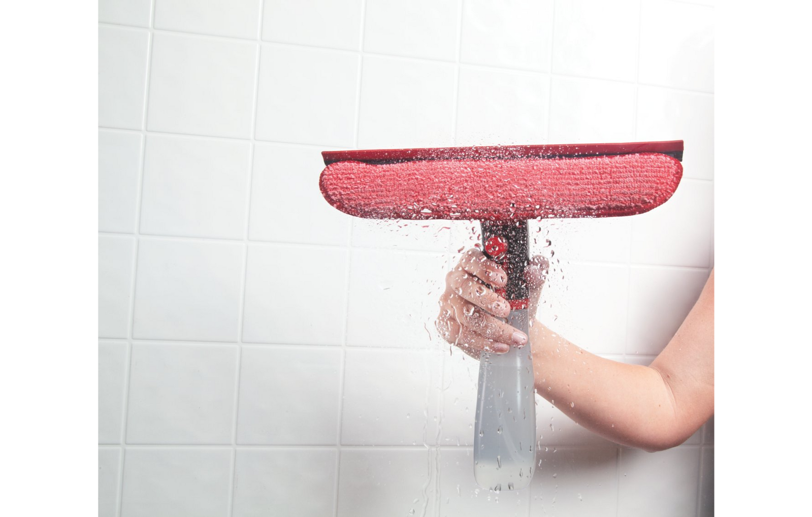 2114384-rubbermaid-all-in-one-microfibre-glass-cleaner-spray-bottle-w-squeegee