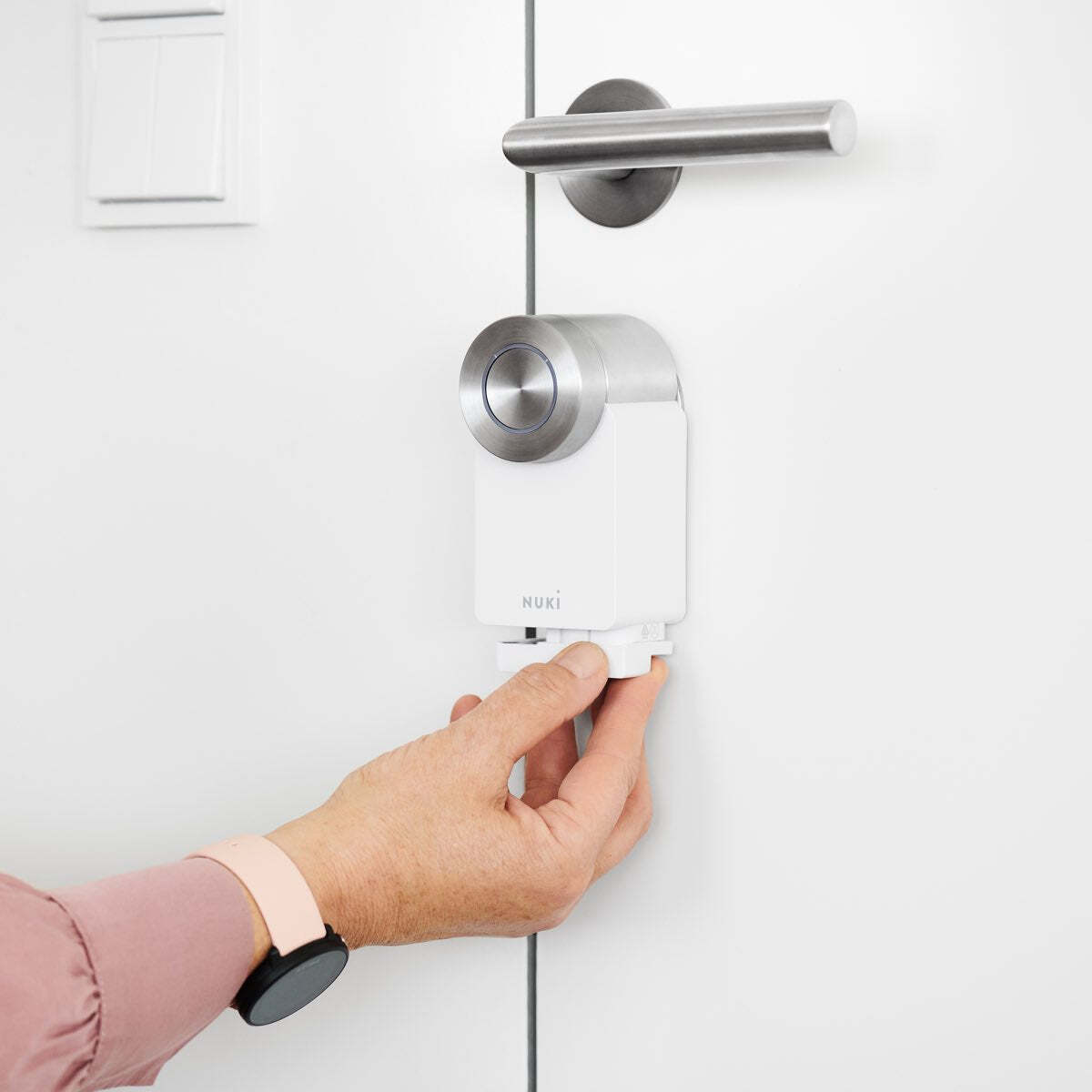 220802-nuki-smart-lock-3-0-pro-keyless-home-door-window-white