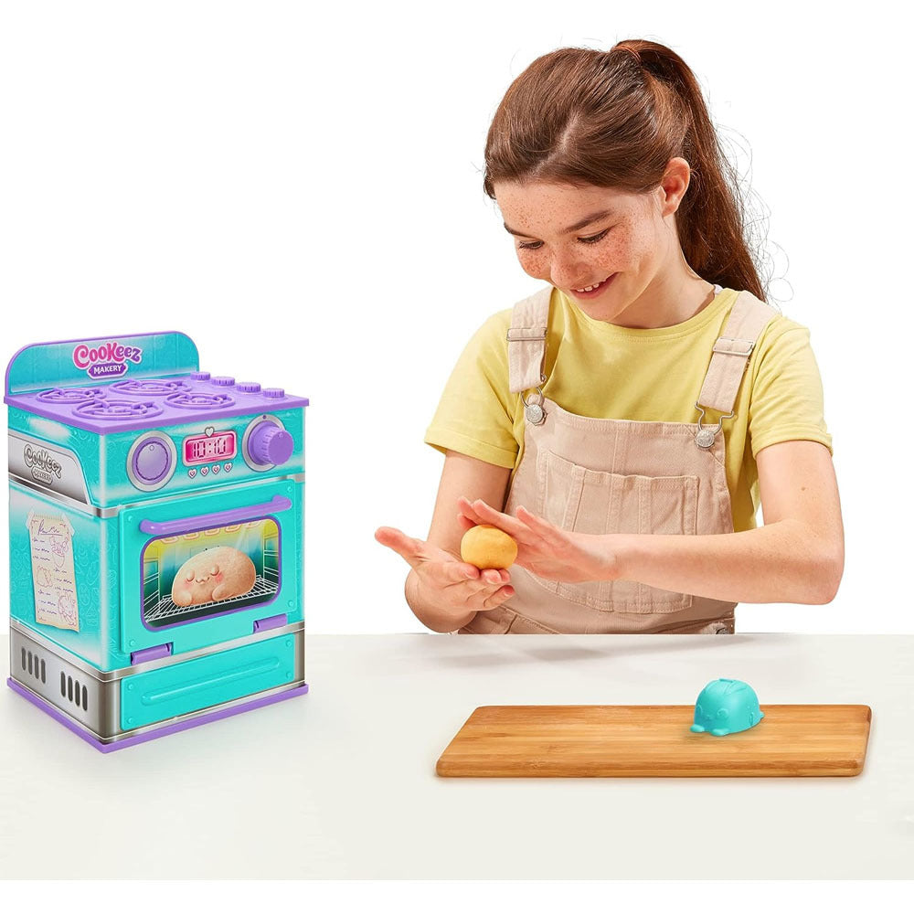 23501-aa0-0000-cookeez-makery-season-1-oven-playset-bread-kids-childrens-toy-5y