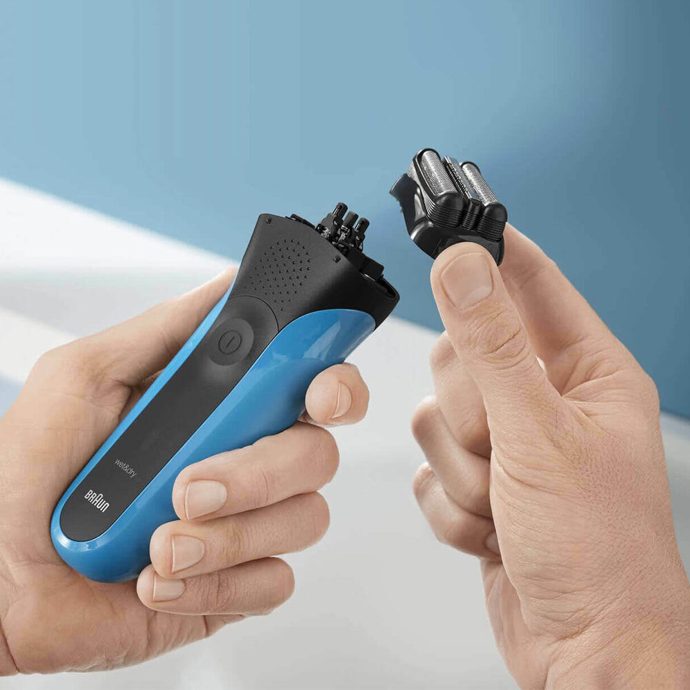 310s-braun-310s-wet-dry-electric-shaver