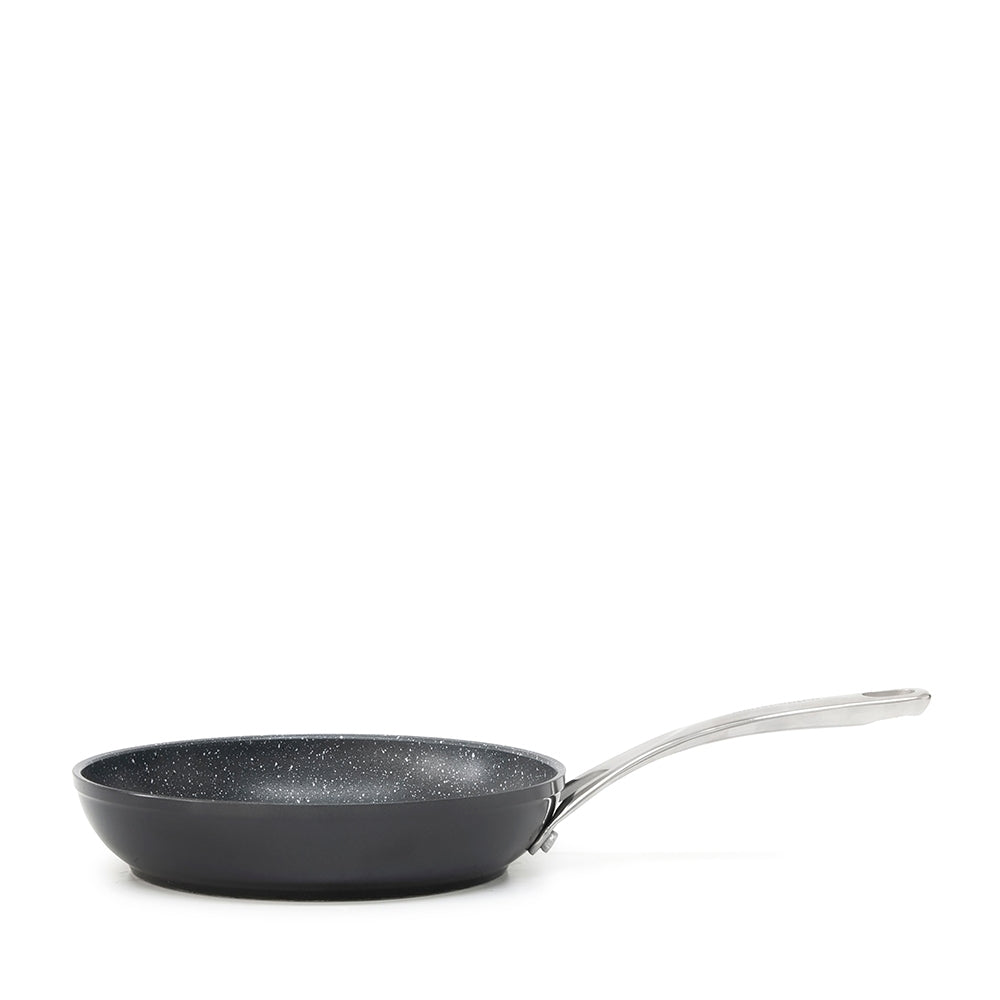 51038-salt-amp-pepper-tan-ium-frypan-20cm-black-aluminium-non-stick