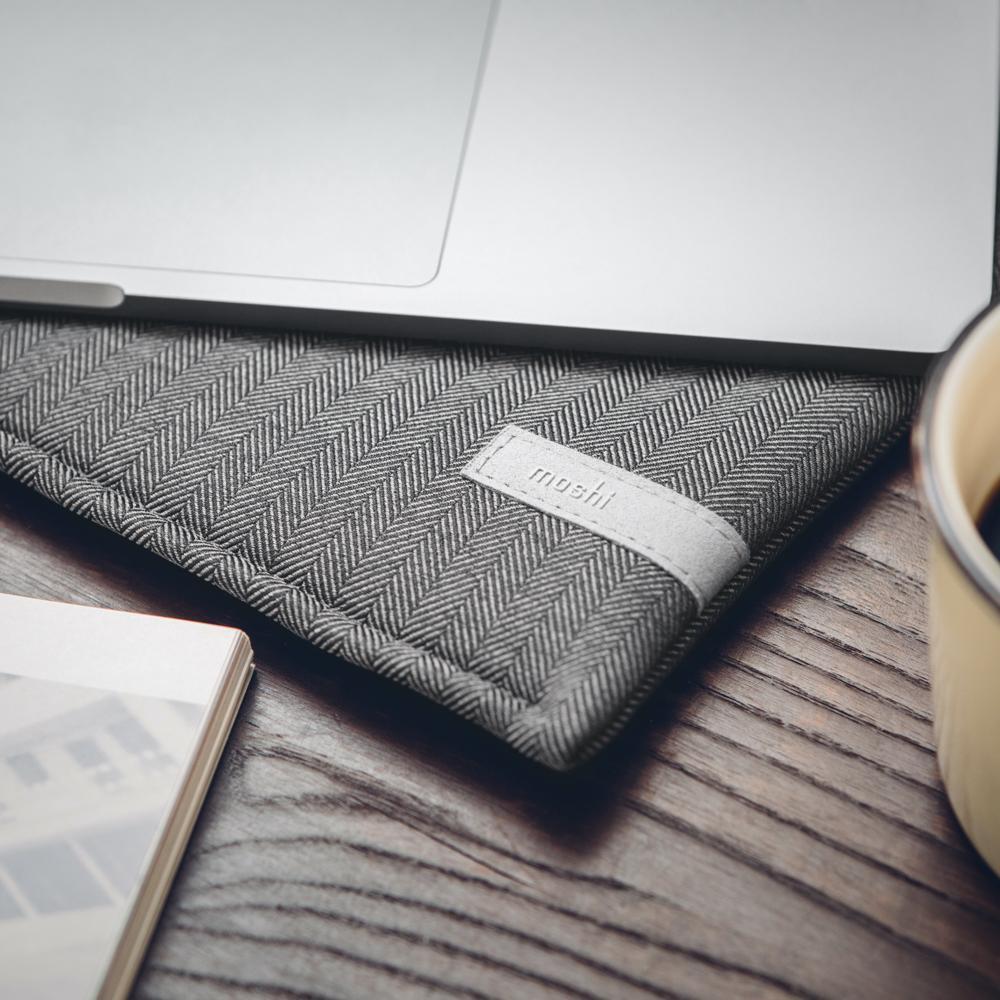 Moshi Pluma Laptop Sleeve for 15"/16"