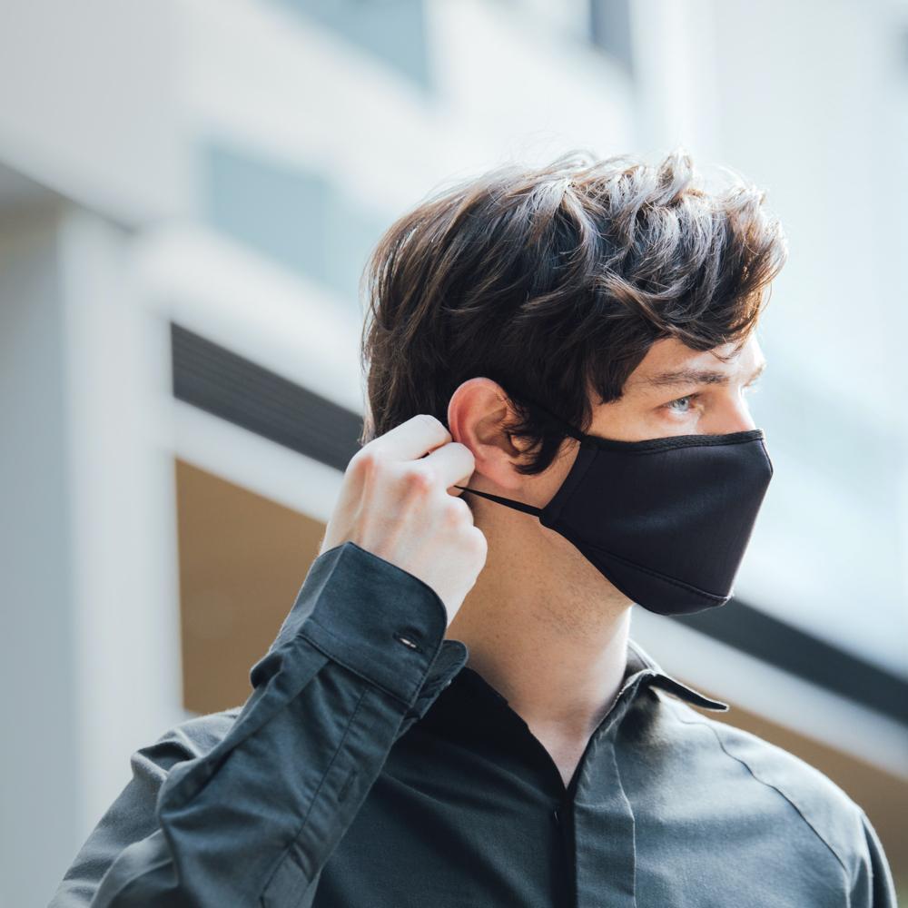 Moshi OmniGuard Mask with 3 Replaceable Filters (Black) - Medium