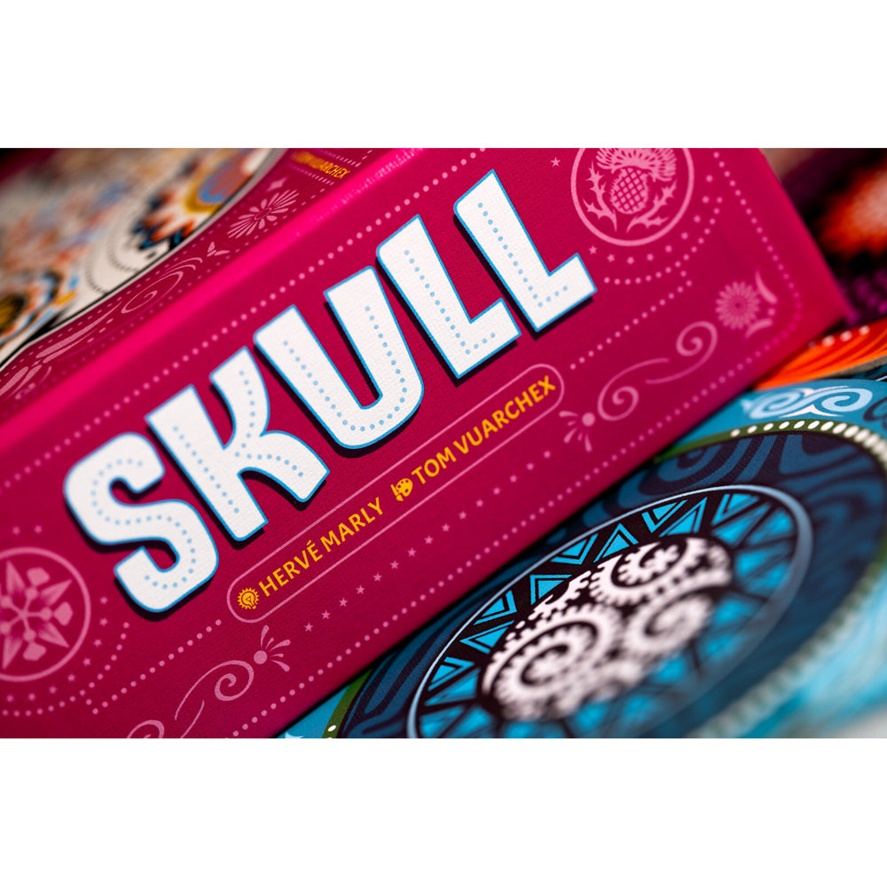 107478-skull-new-edition-bluff-deception-party-game-10y