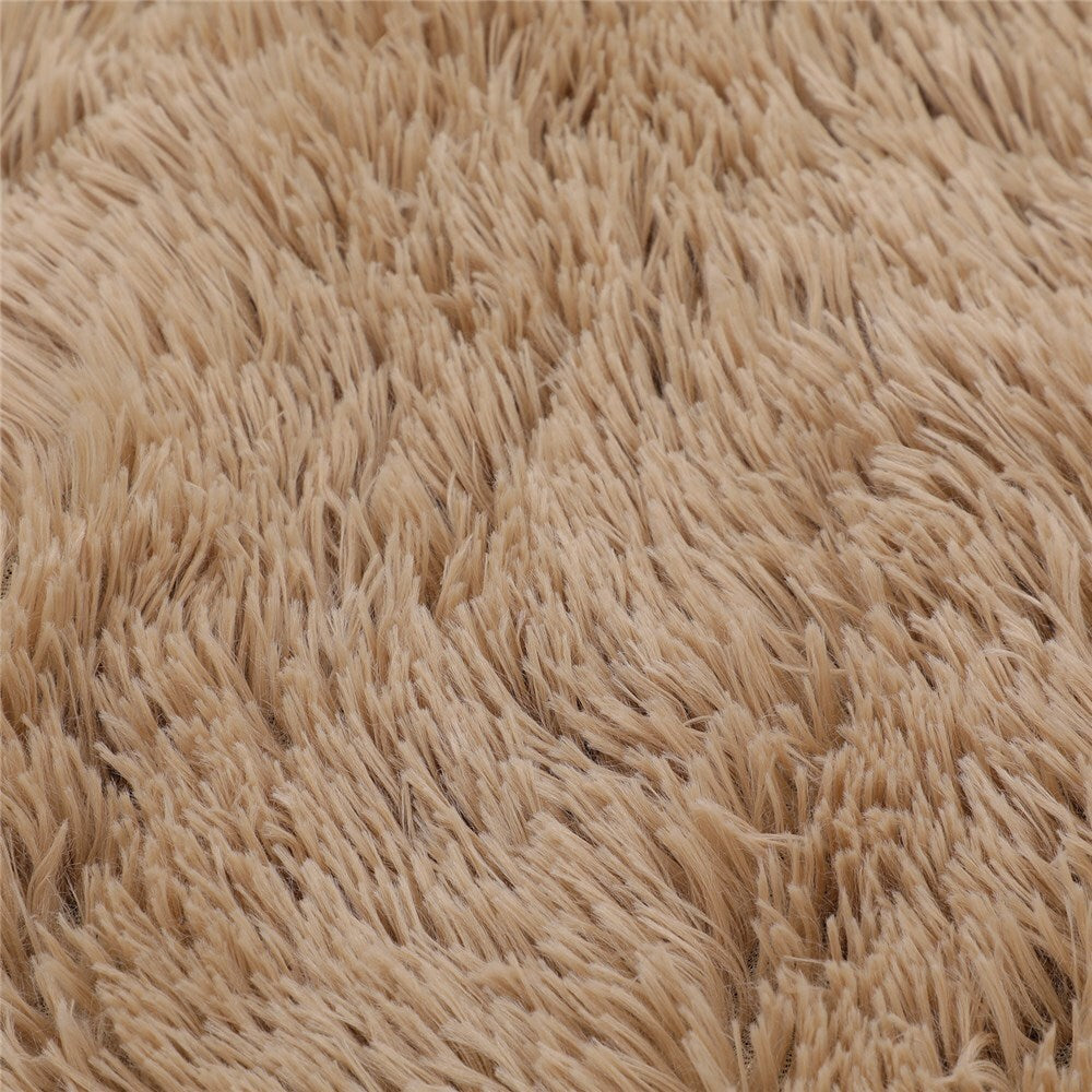 20569-paws-claws-calming-70x100cm-plush-blanket-camel