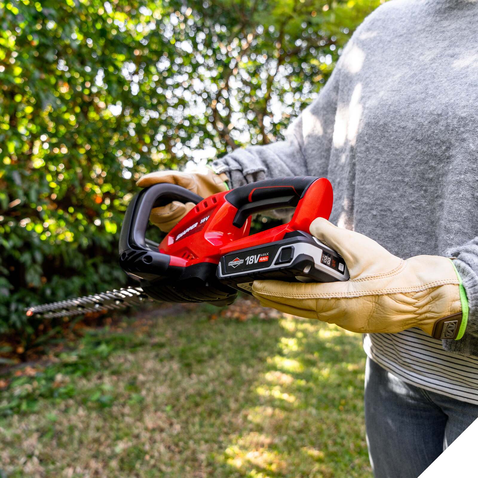 1697470-snapper-18v-cordless-hedge-trimmer-kit-w-4-0ah-battery-charger