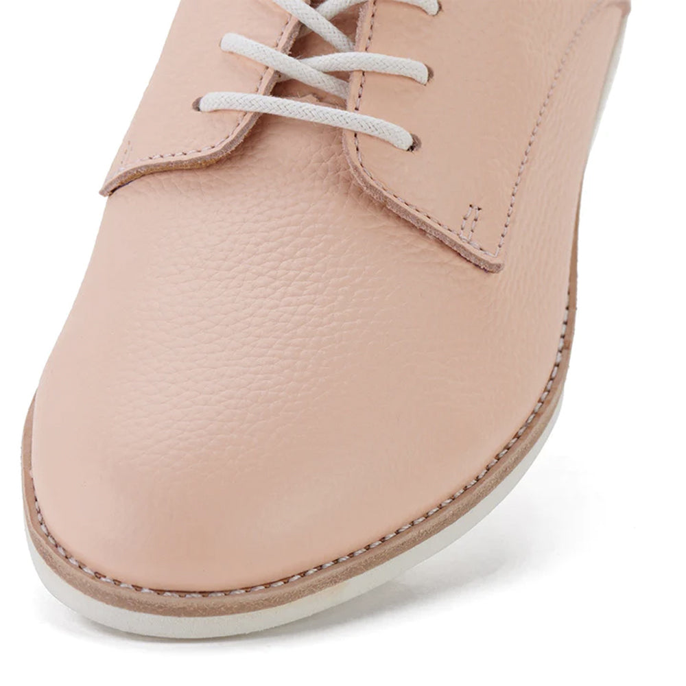 2000016933048-rollie-womens-derby-supersoft-peach-lifestyle-shoe-us7-eu38