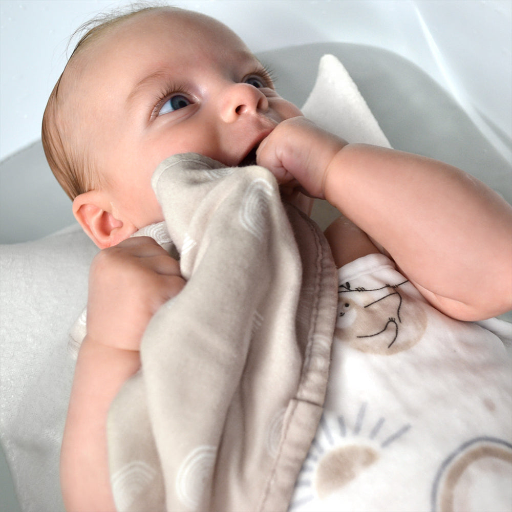 4033127-4pc-living-textiles-baby-infant-wash-cloths-sloth-rainbow