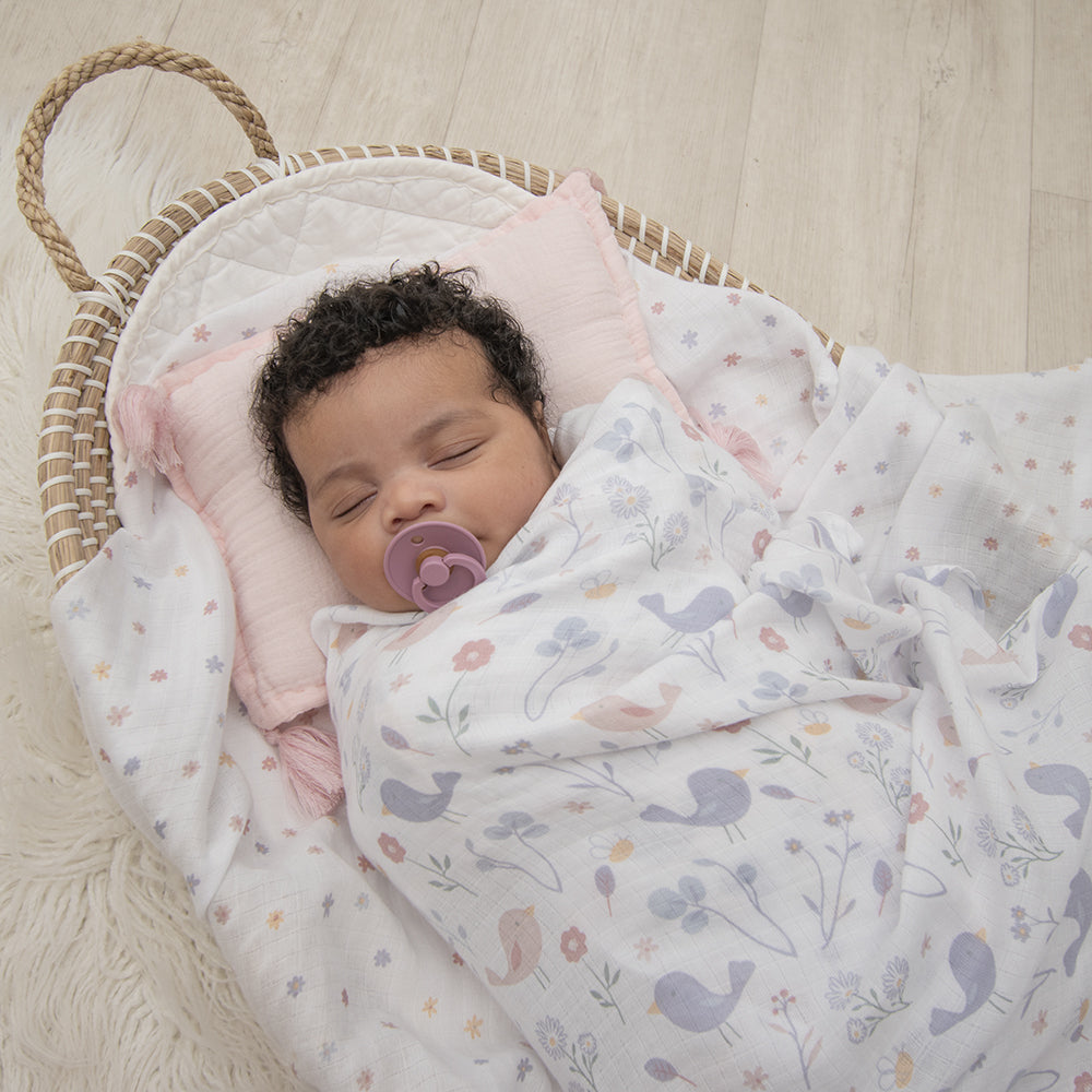 4042035-living-textiles-cotton-muslin-swaddle-pram-pegs-sweet-tweet-100cm