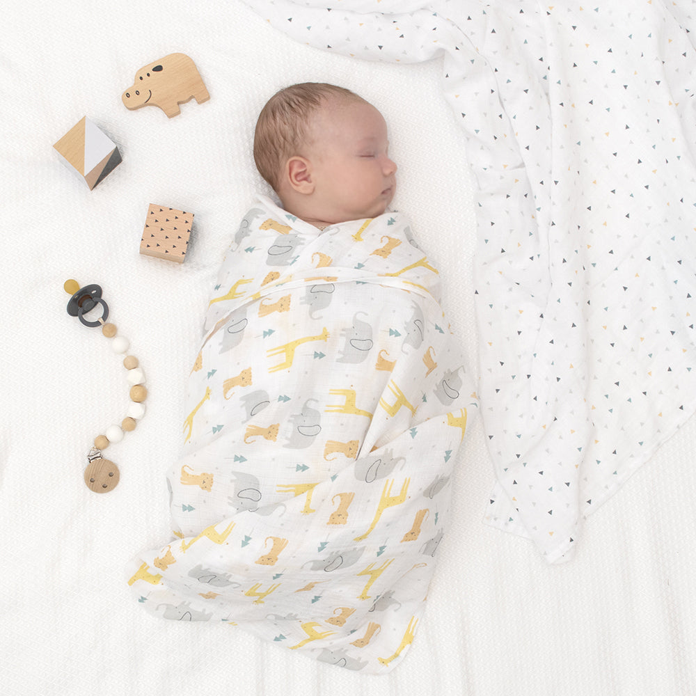 4042037-living-textiles-muslin-swaddle-pram-pegs-animal-parade