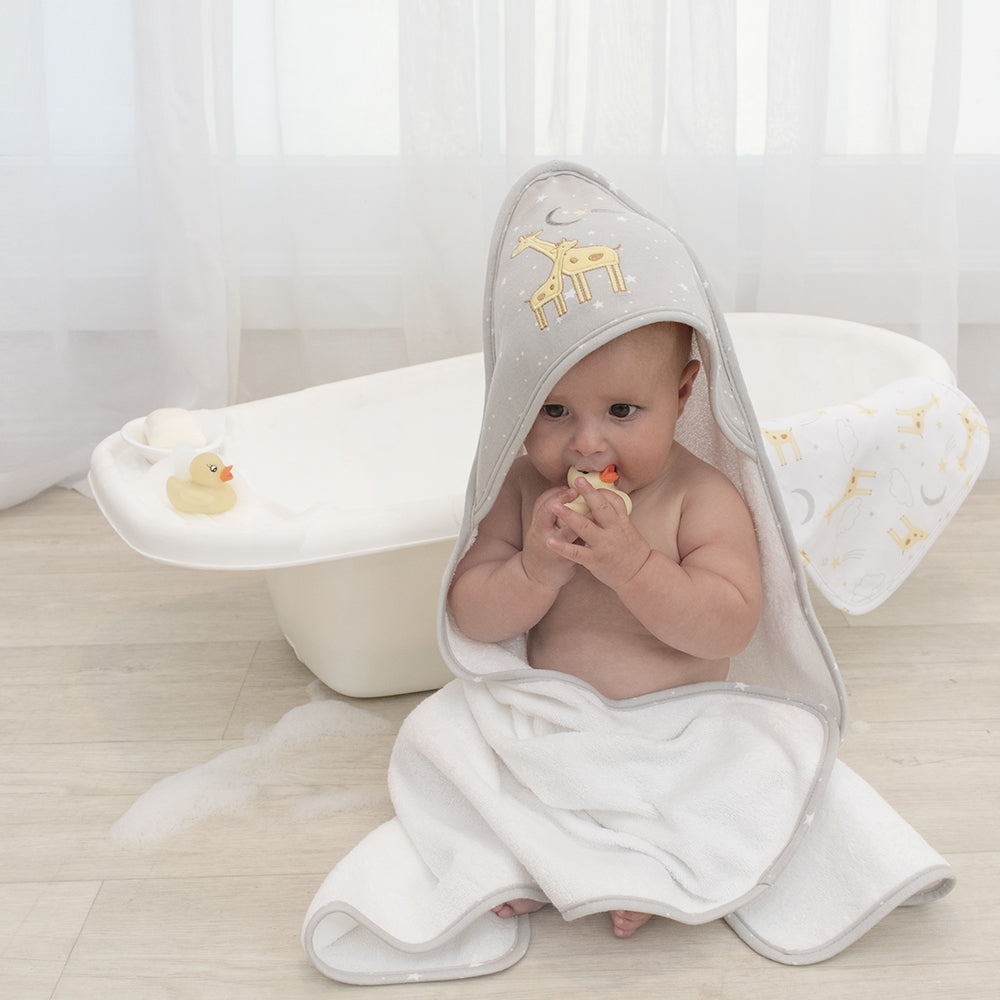 4208137-living-textiles-baby-infant-hooded-towel-noah-giraffe