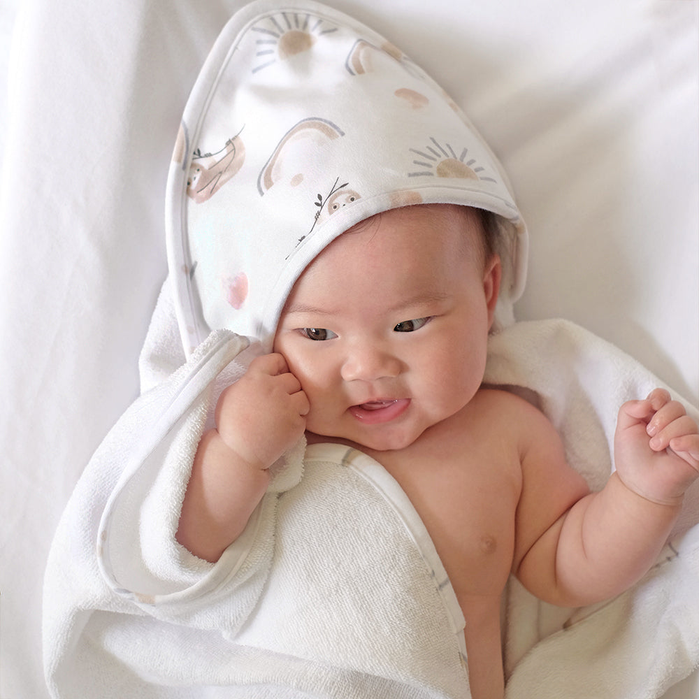 4209127-5pc-living-textiles-baby-bath-gift-set-sloth-rainbow