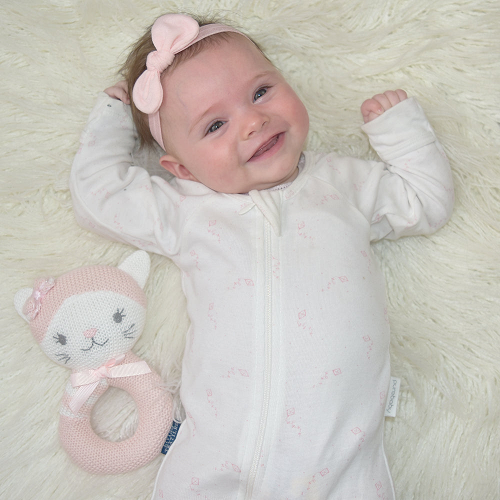 4234926-living-textiles-baby-newborn-daisy-the-cat-knitted-rattle