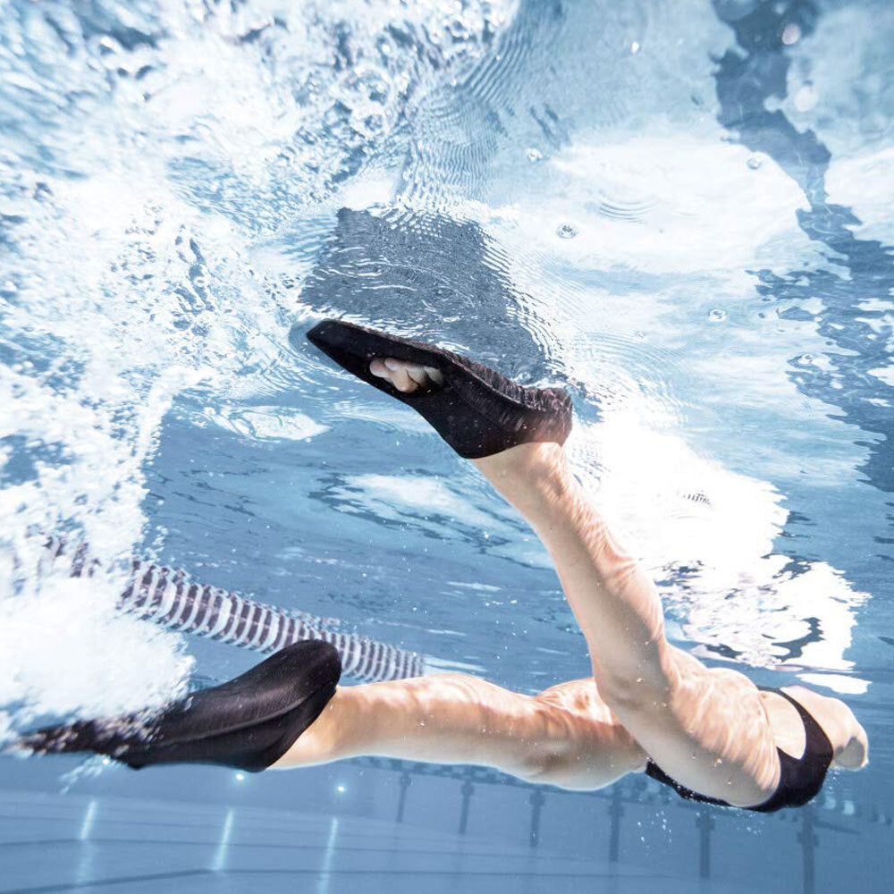Arena Black Powerfin Swimming Fin for Training - Size 33-34 / US 2-3 / UK 1-2 / AU 1-2
