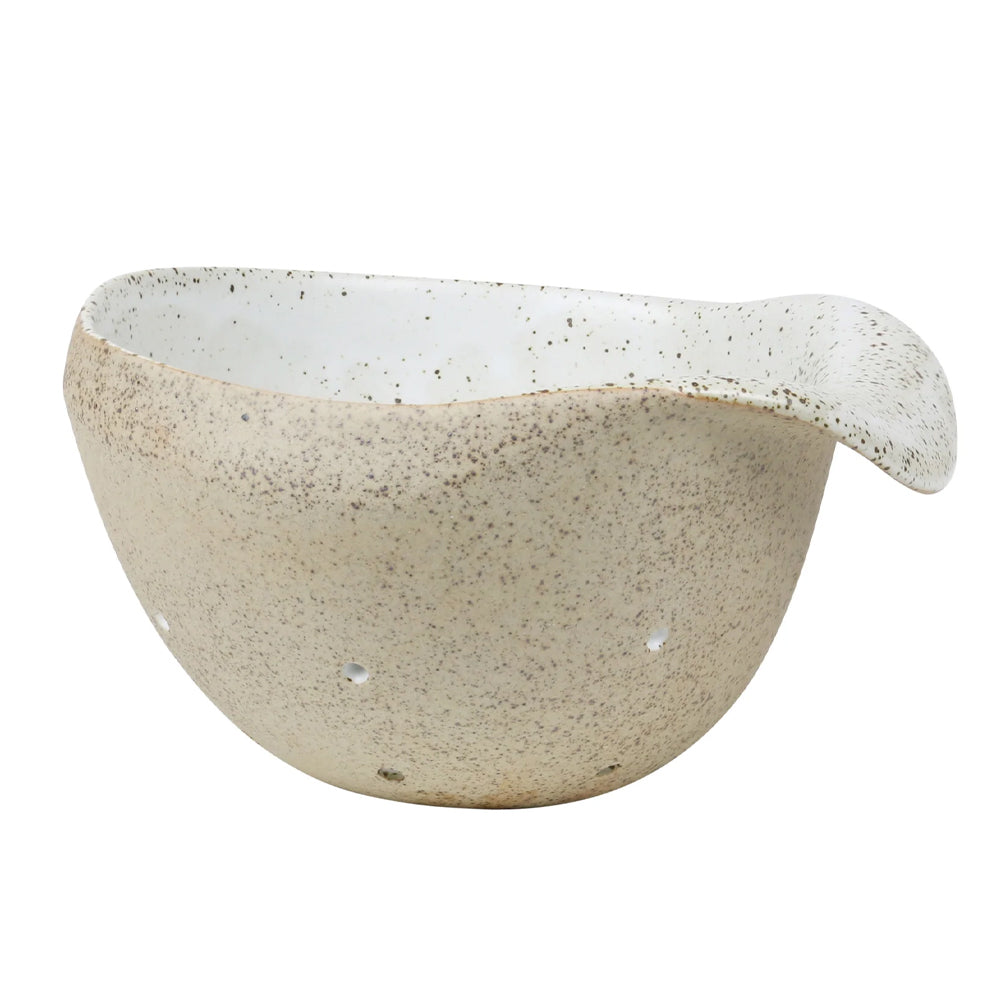 413110-robert-gordon-14-7x8-3cm-white-garden-to-table-colander-berry