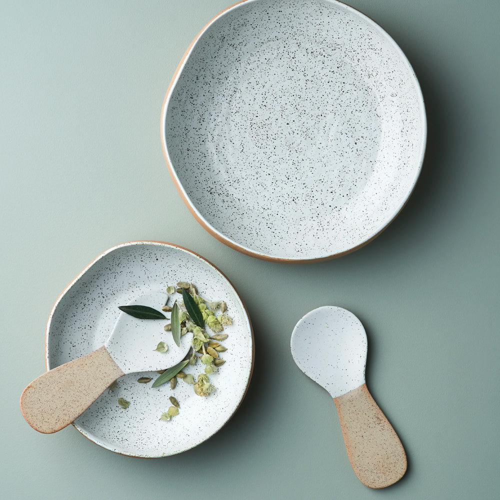 413610-robert-gordon-white-garden-to-table-26-5cm-salad-bowl