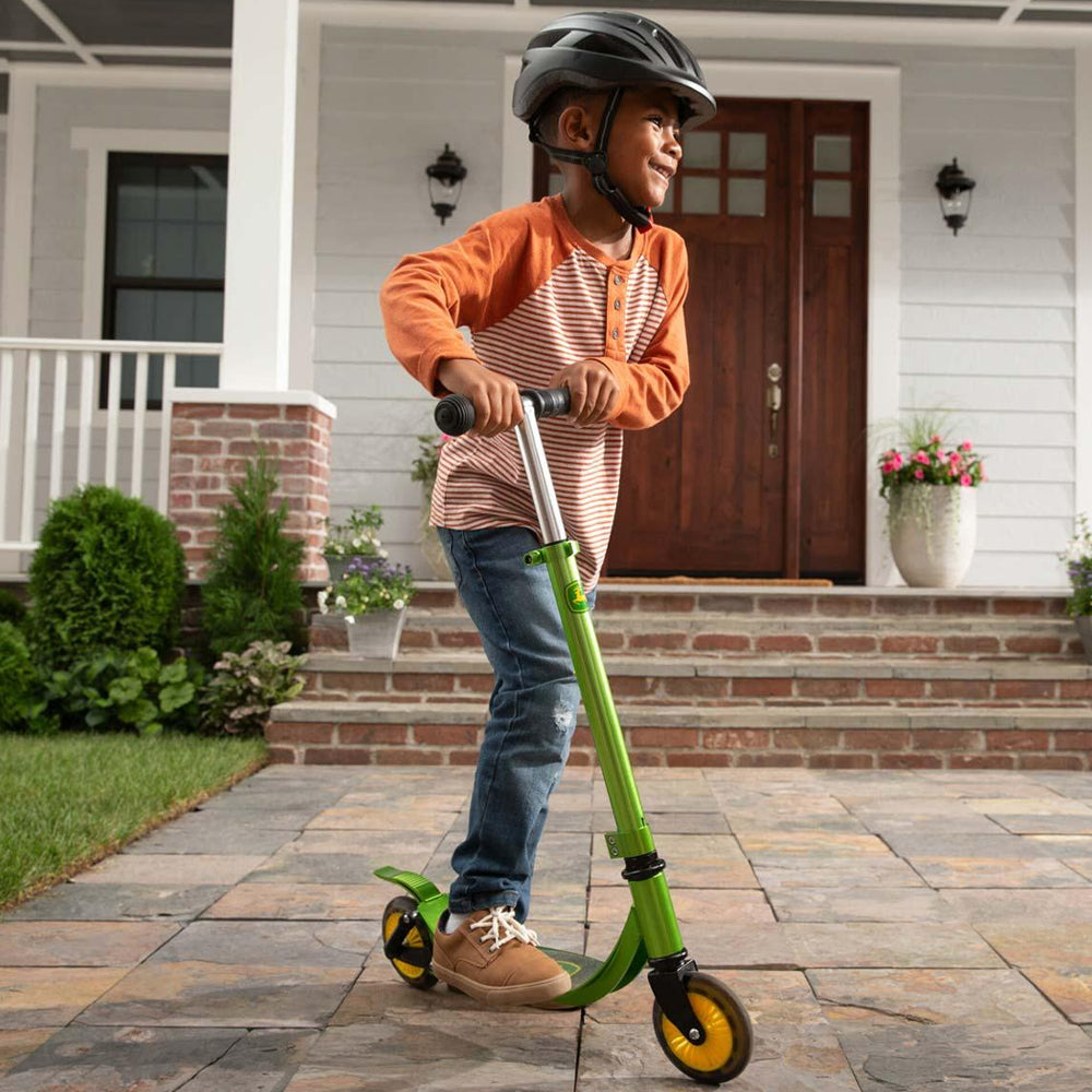 46144-john-deere-adjustable-kick-scooter-trottinette-w-light-up-wheels-5y