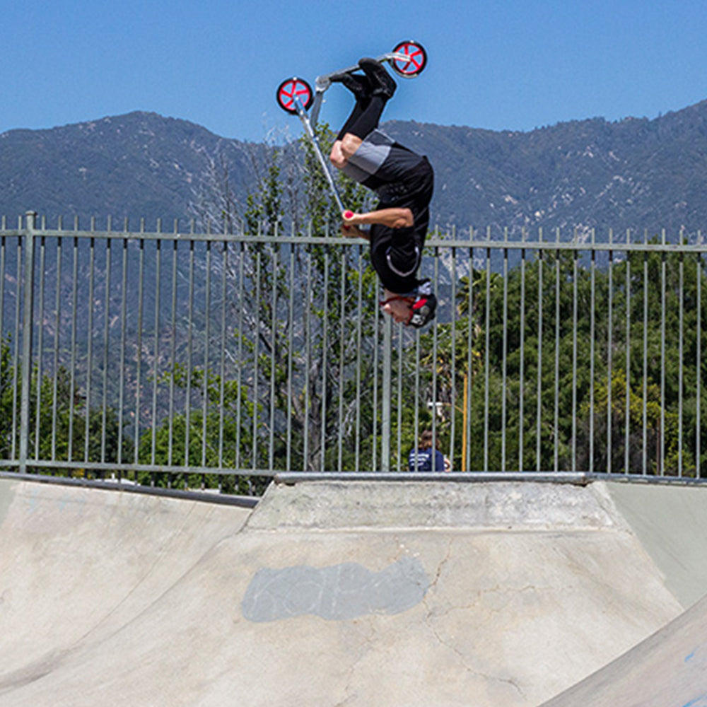 13013201-razor-a5-lux-kick-scooter-silver-red-kids-ride-on-toy-8y