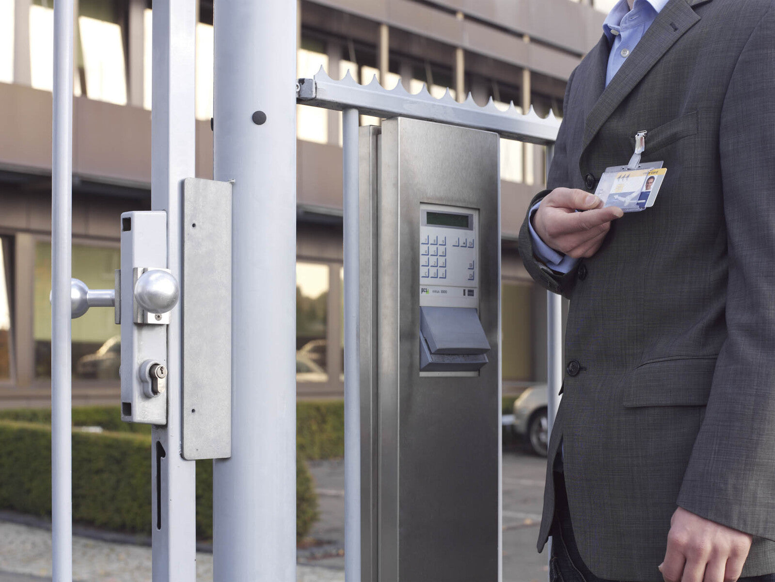 1801319-durable-8-7cm-security-duo-pass-card-holder-acrylic-w-clip-clear