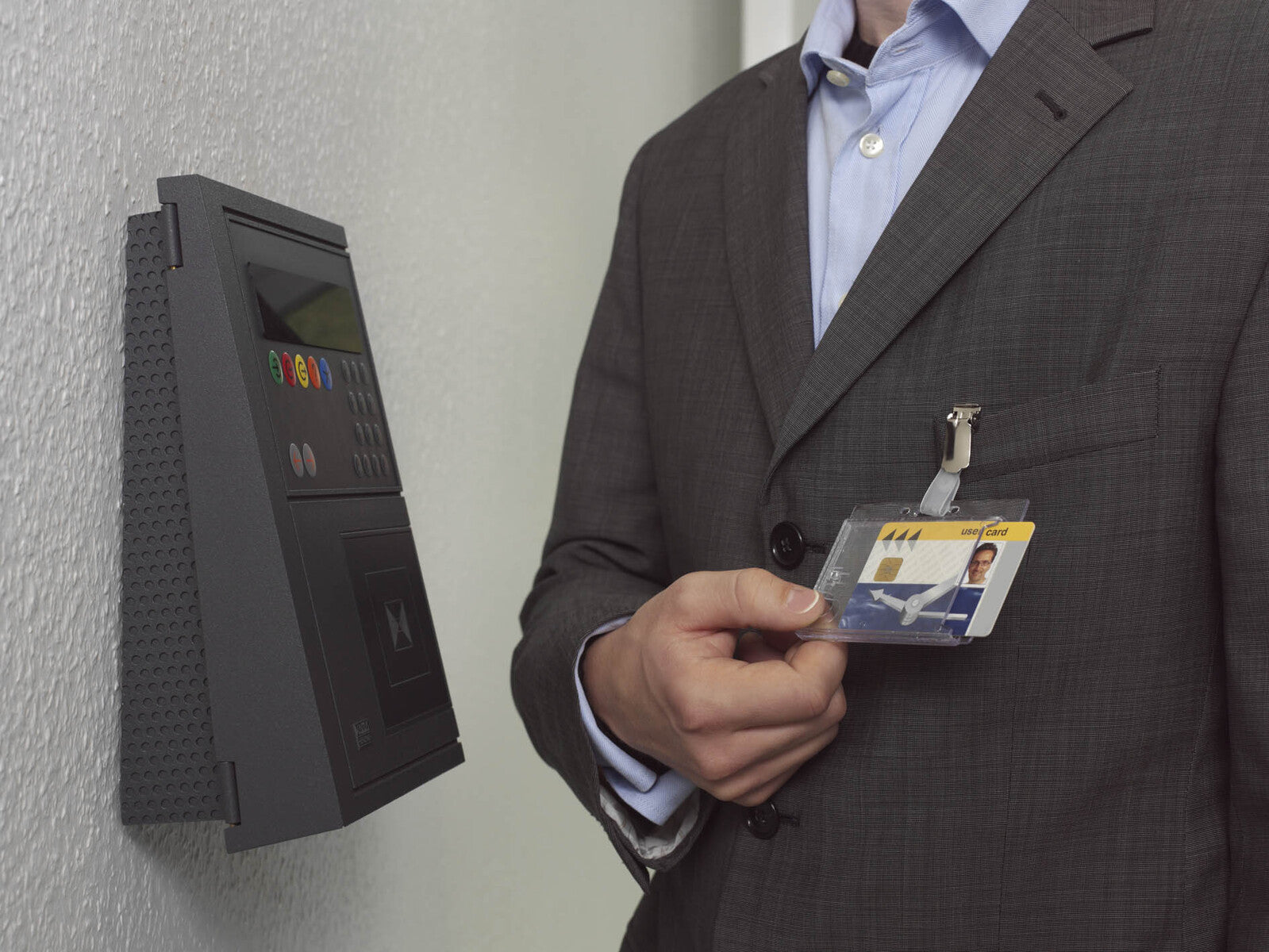 1801319-durable-8-7cm-security-duo-pass-card-holder-acrylic-w-clip-clear