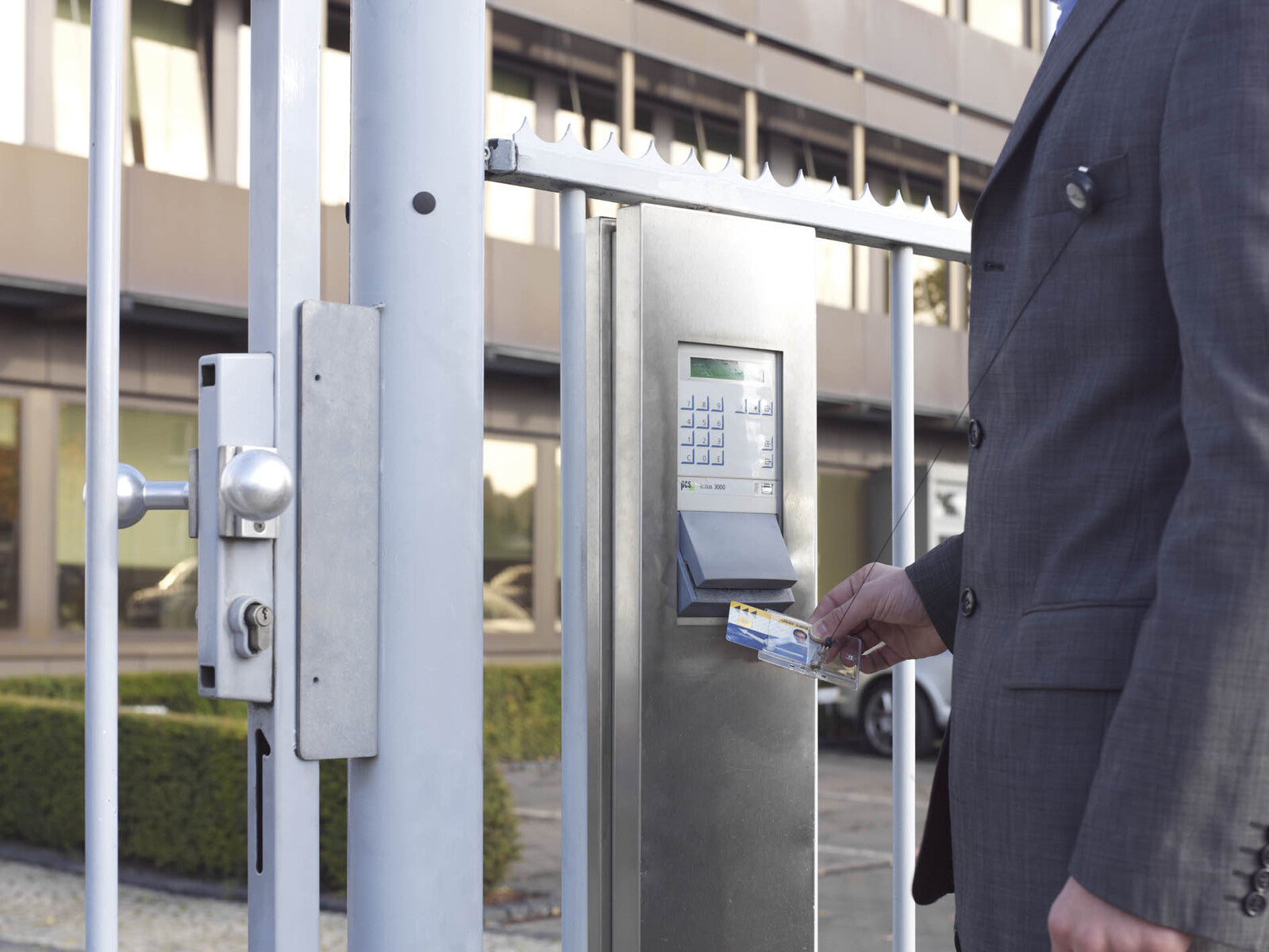 1801319-durable-8-7cm-security-duo-pass-card-holder-acrylic-w-clip-clear