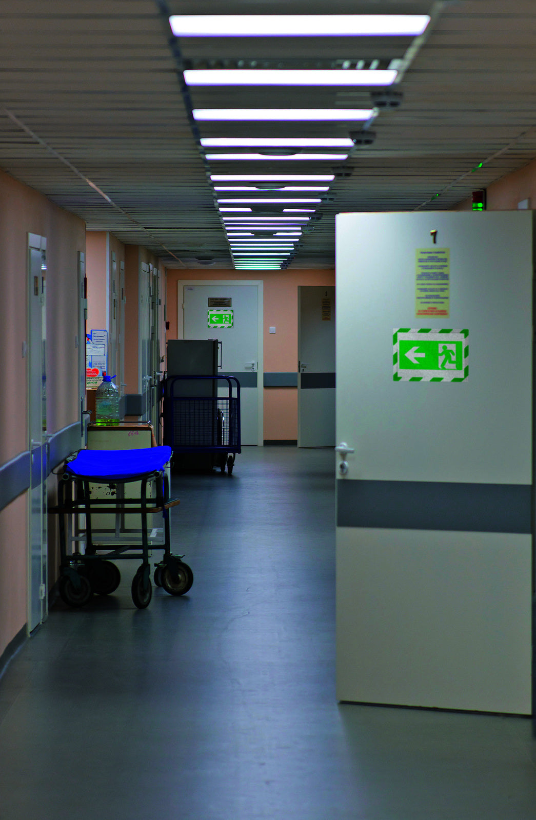 4944131-durable-duraframe-security-self-adhesive-a4-sign-display-green-white