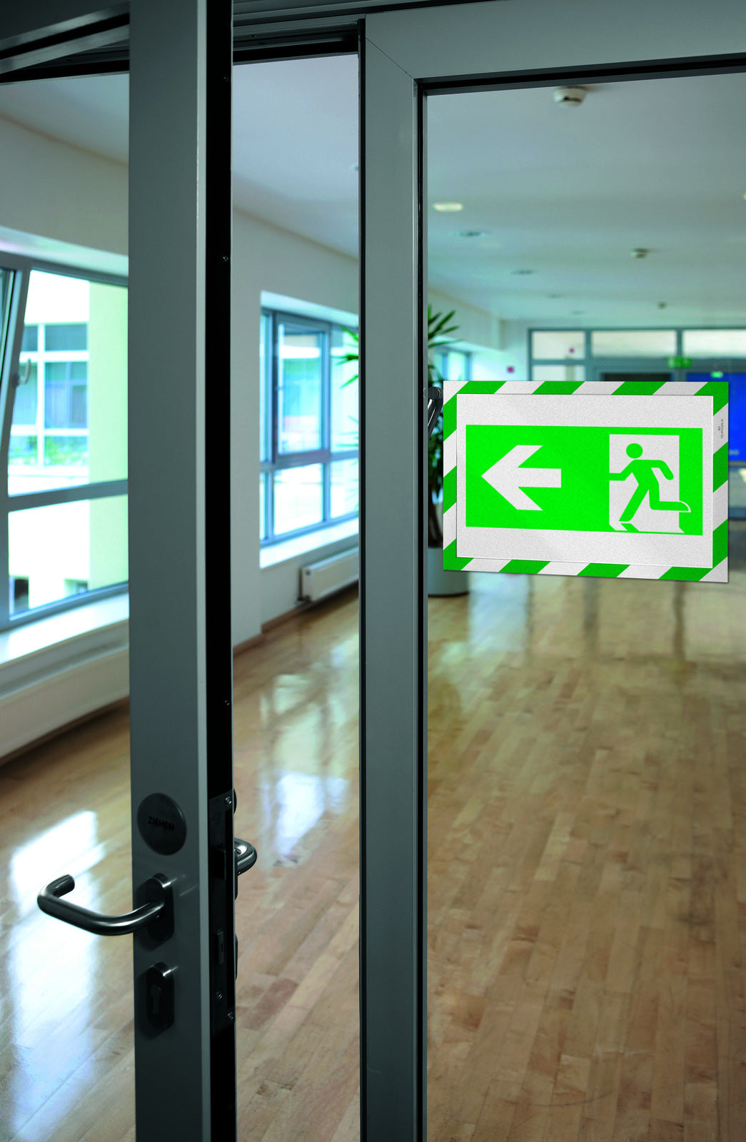 4944131-durable-duraframe-security-self-adhesive-a4-sign-display-green-white