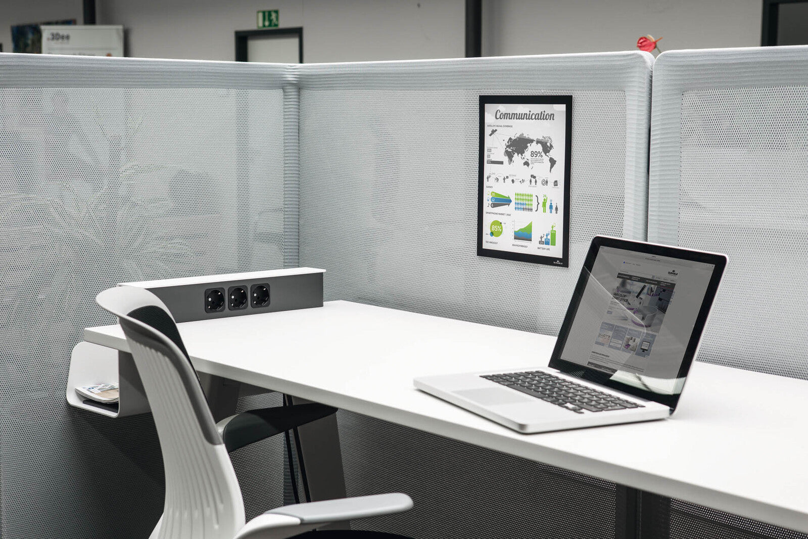 496801-durable-duraframe-grip-wall-textile-surface-a4-black