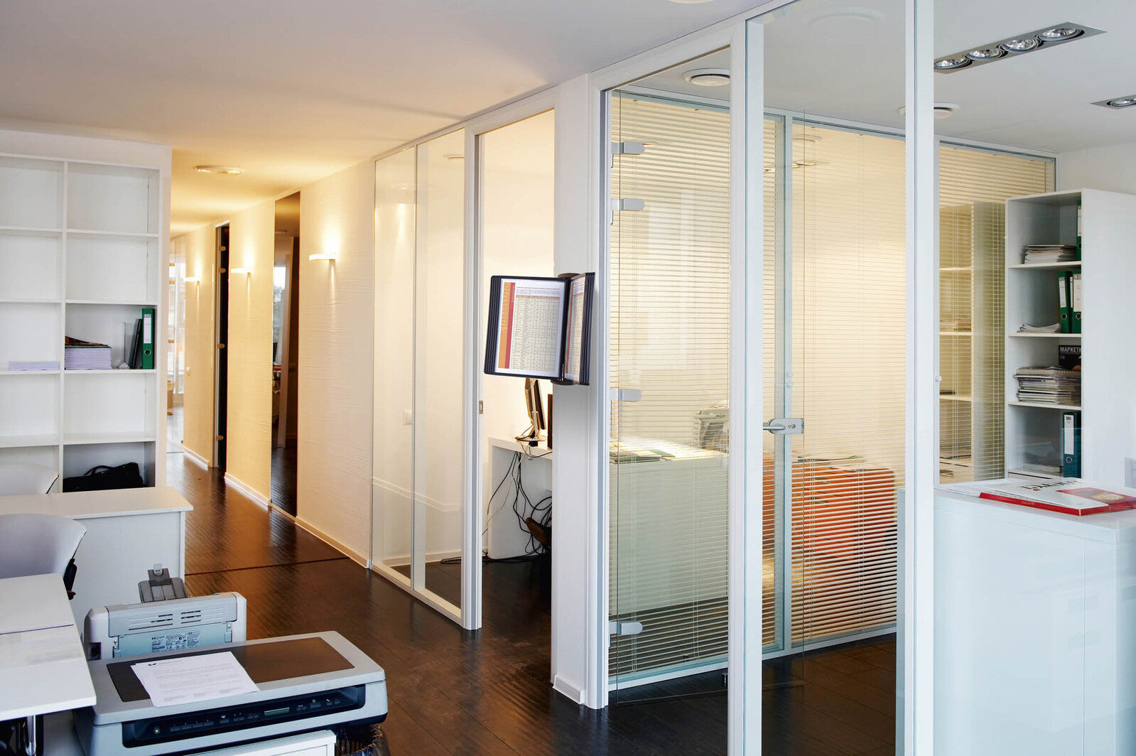 585401-durable-sherpa-style-economy-wall-w-10-panels-black