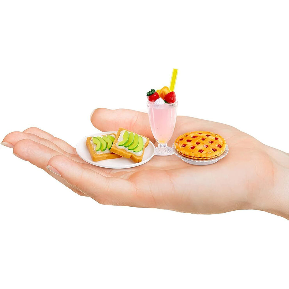 593782-mgas-miniverse-make-it-mini-diner-holiday-theme-assorted-8