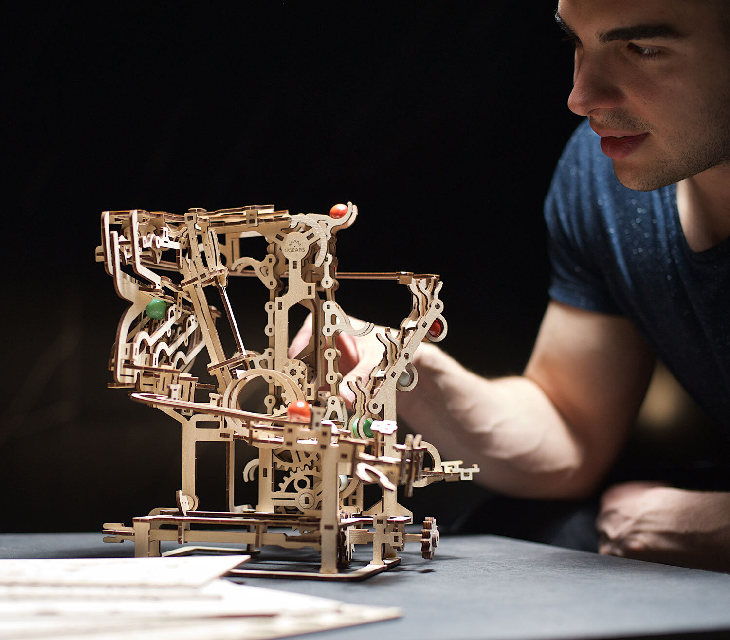70156-1-ugears-marble-run-chain-hoist-mechanical-wooden-3d-puzzle-400pc
