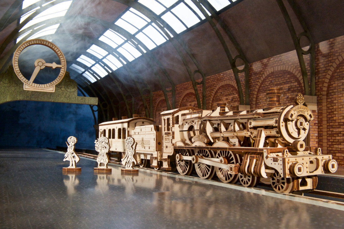 70176-ugears-hogwarts-expres-mechanical-wooden-3d-puzzle-04pc