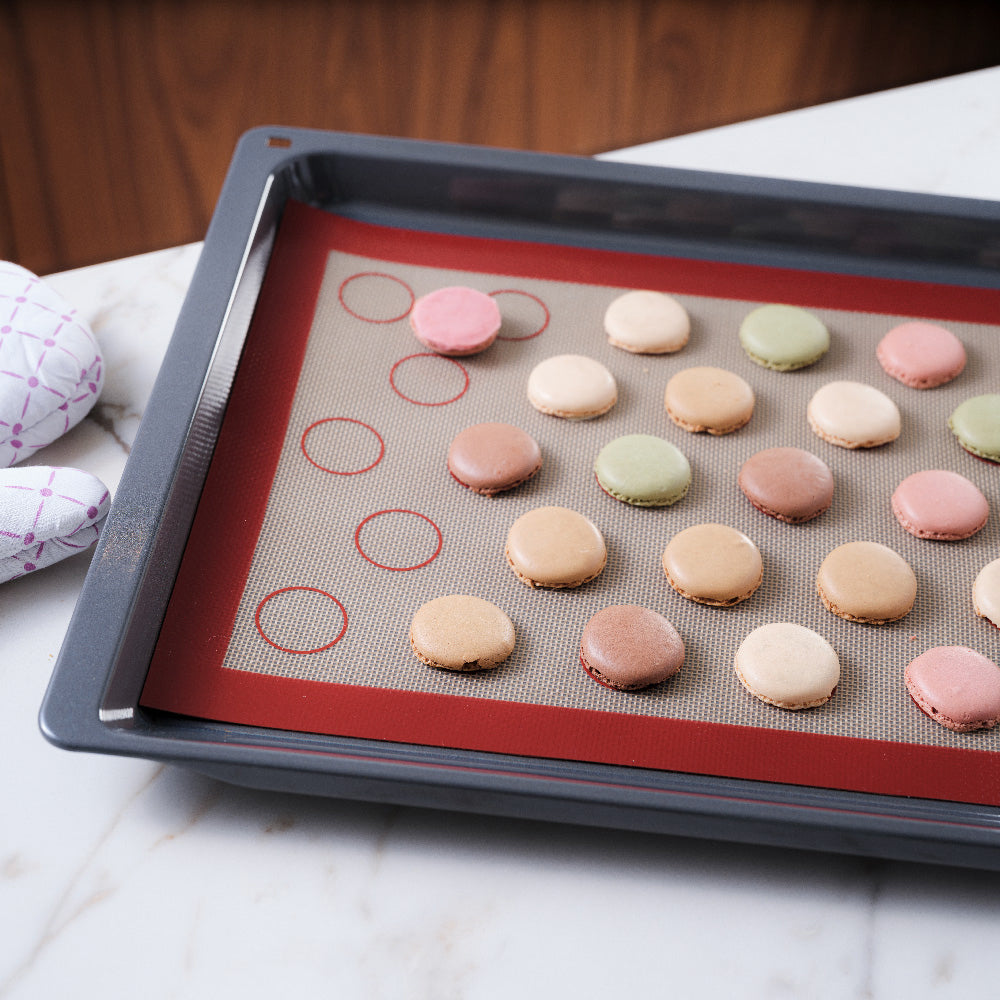 1-fff-183-nostik-silicone-macaron-baking-mat-rectangle-red-brown-30x40cm