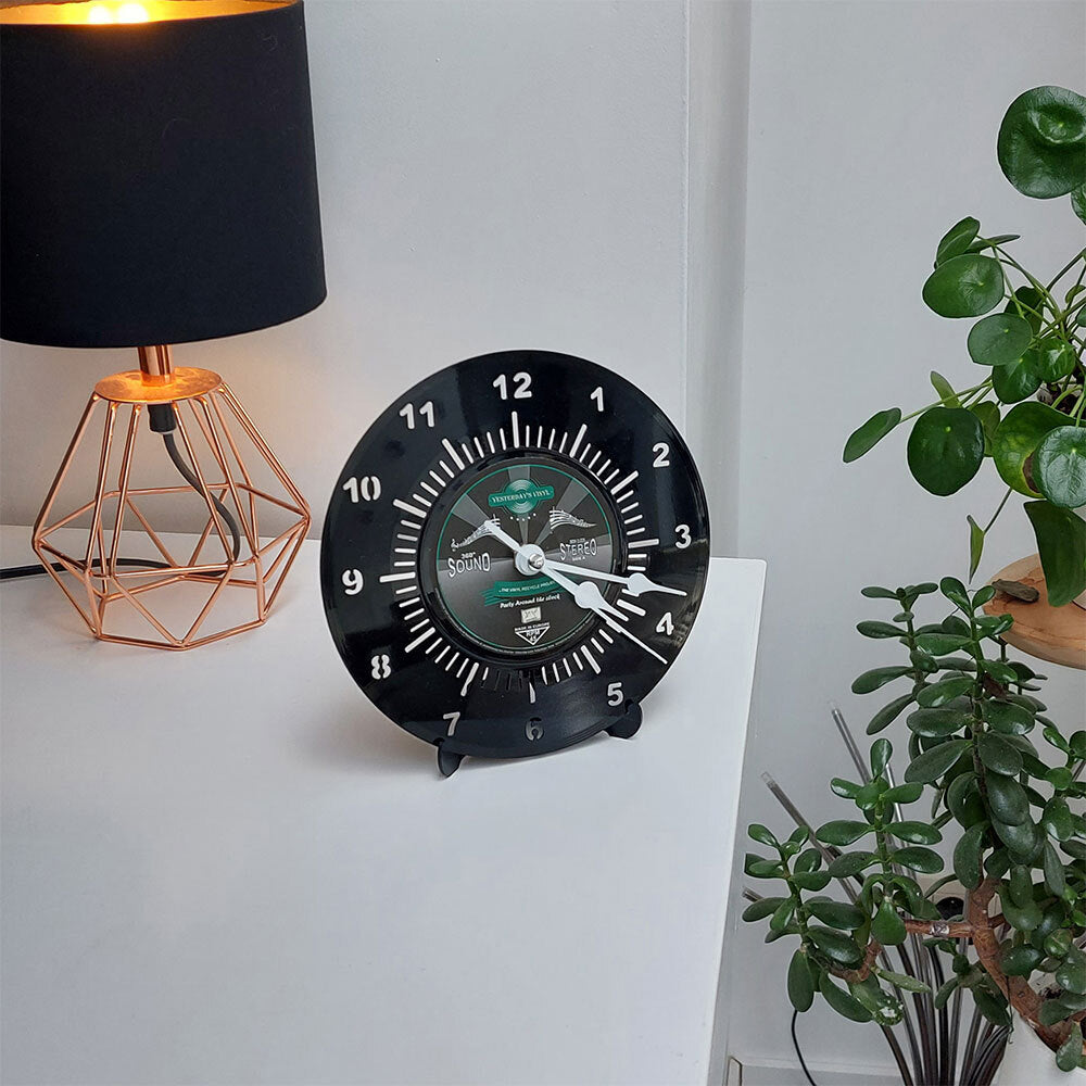 3385002-yesterday-s-vinyl-music-lover-deskclock-black-18cm