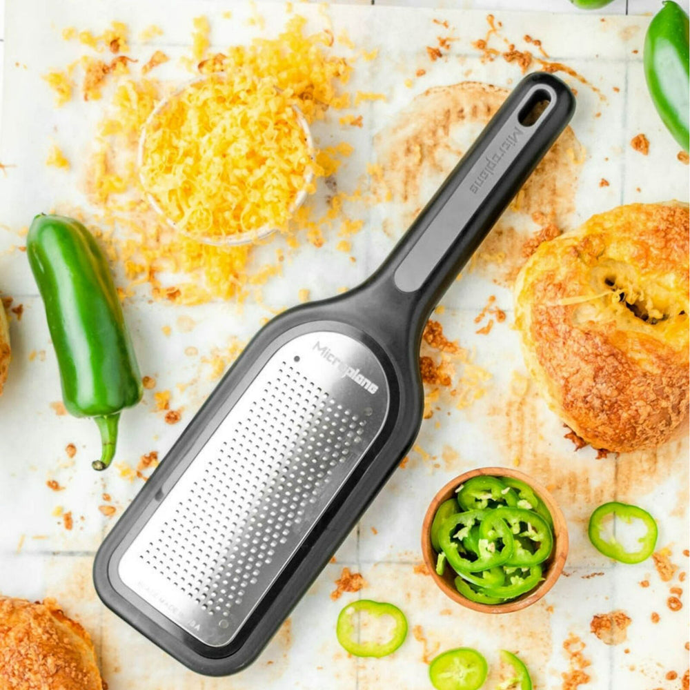 15232-microplane-select-series-18cm-fine-grater-stainless-steel-zester-black