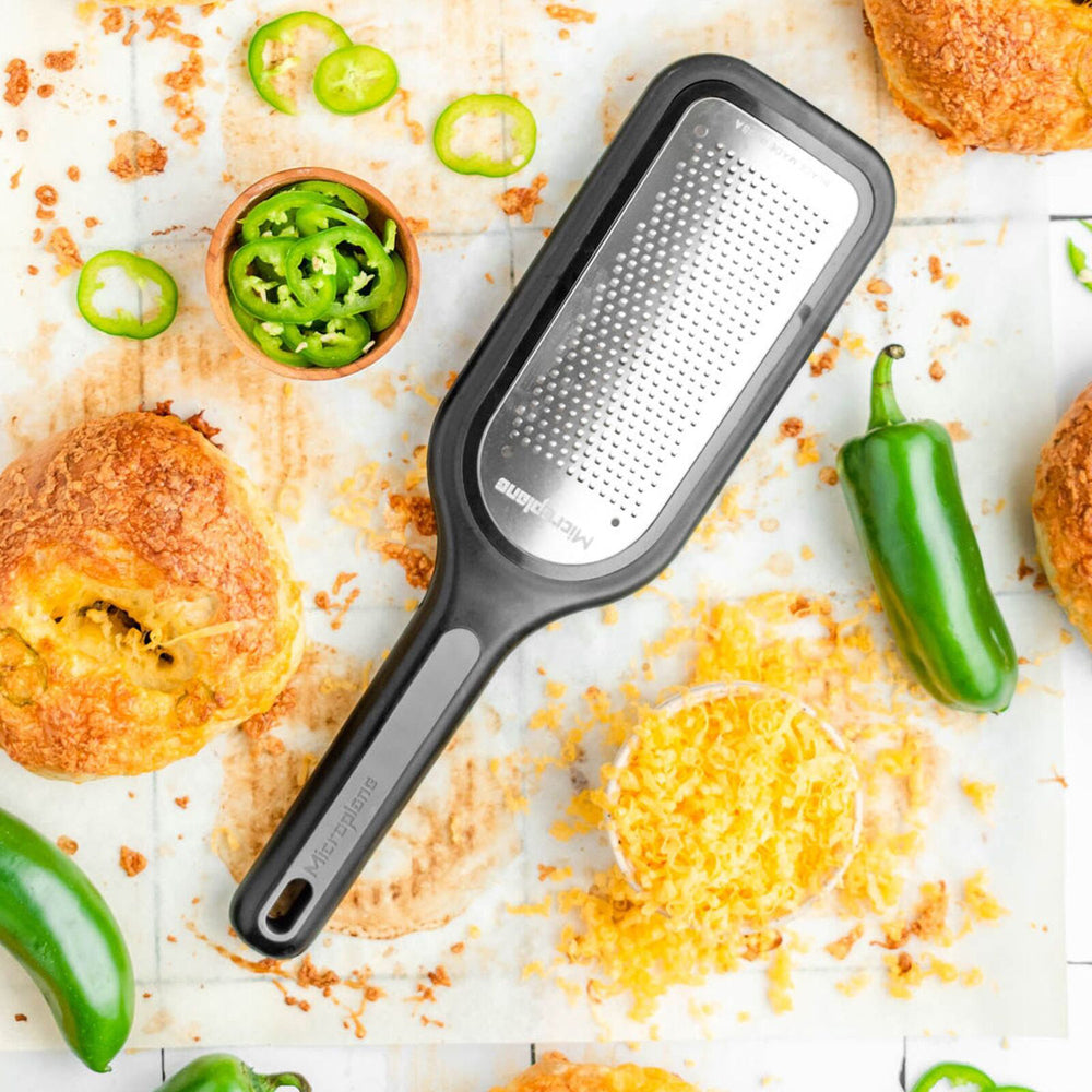 15232-microplane-select-series-18cm-fine-grater-stainless-steel-zester-black