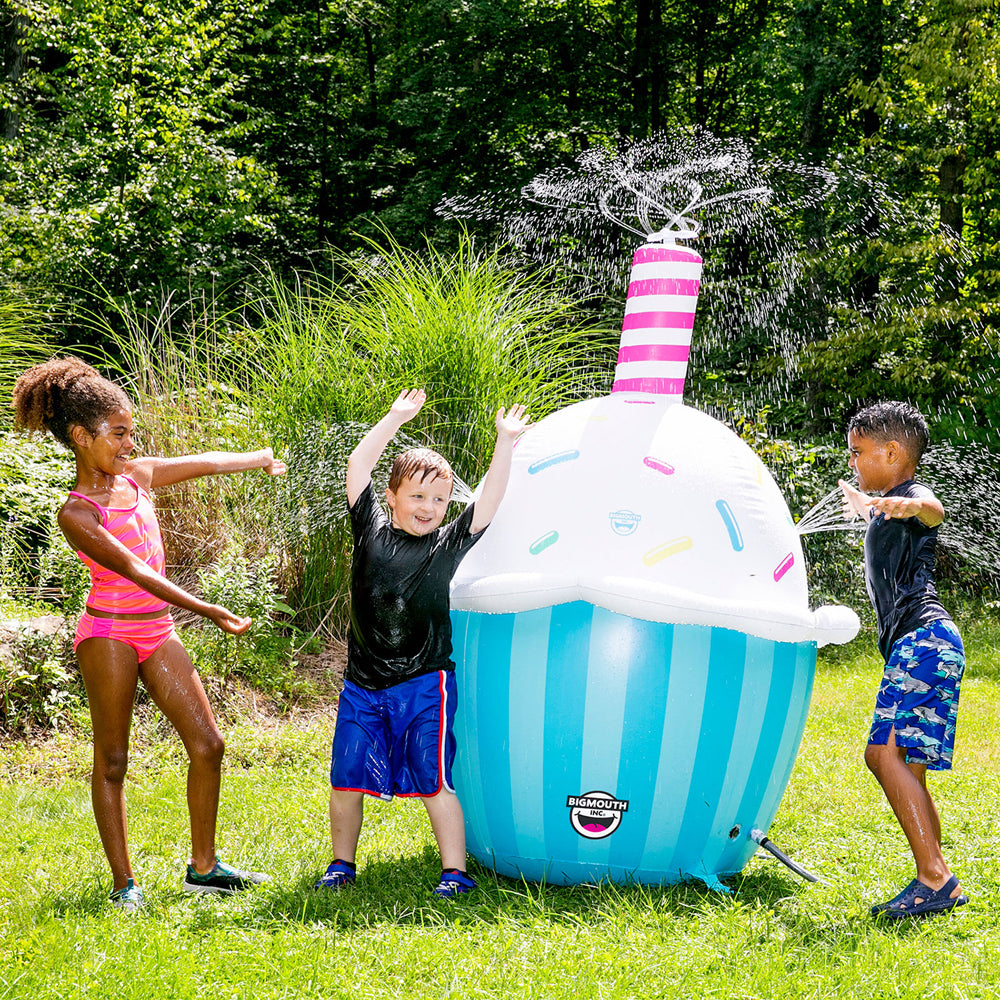 22-bys-3920-bigmouth-inc-inflatable-cupcake-water-sprinkler-kids-outdoor-toy