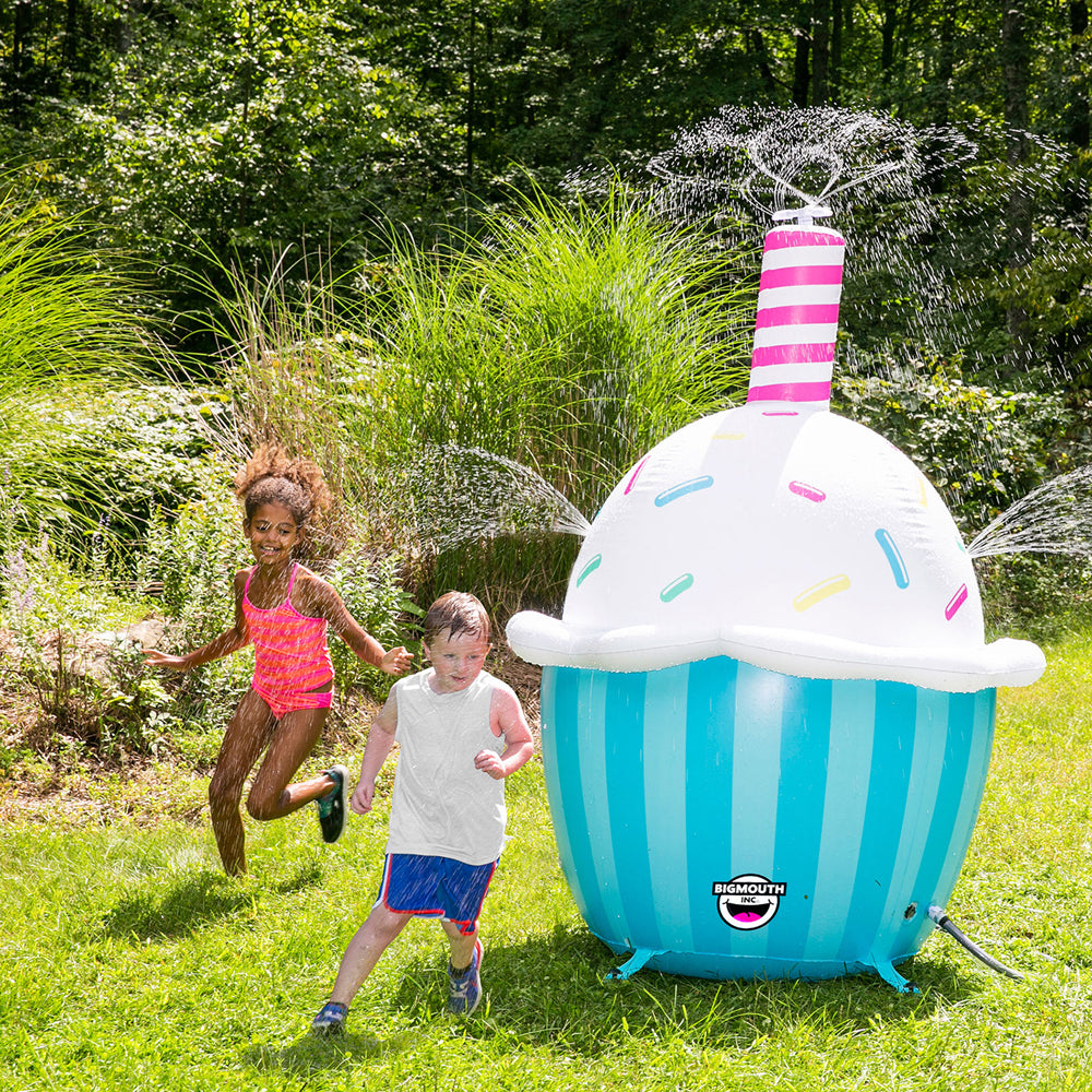 22-bys-3920-bigmouth-inc-inflatable-cupcake-water-sprinkler-kids-outdoor-toy