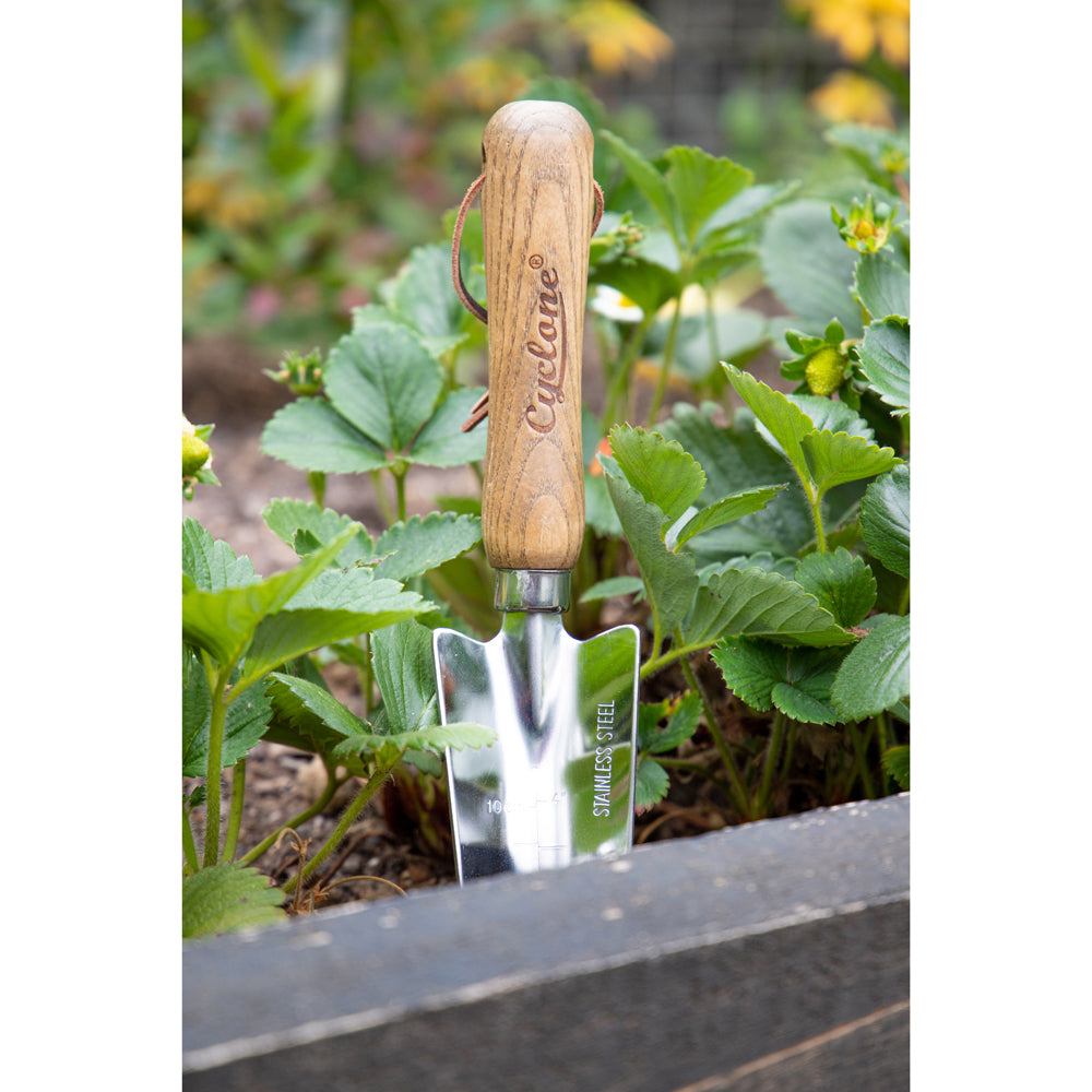 653735-cyclone-hand-trowel-bulb-stainless-steel-home-garden-maintenance-care
