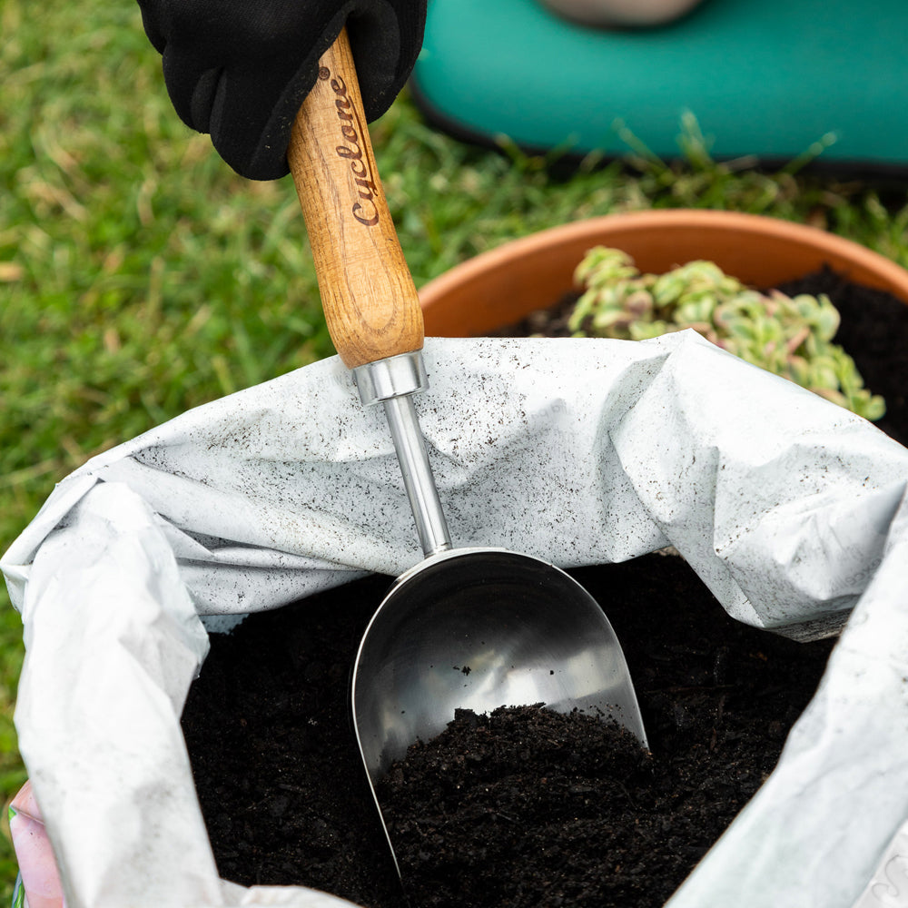 20111426-cyclone-hand-scoop-stainless-steel-home-garden-maintenance-care