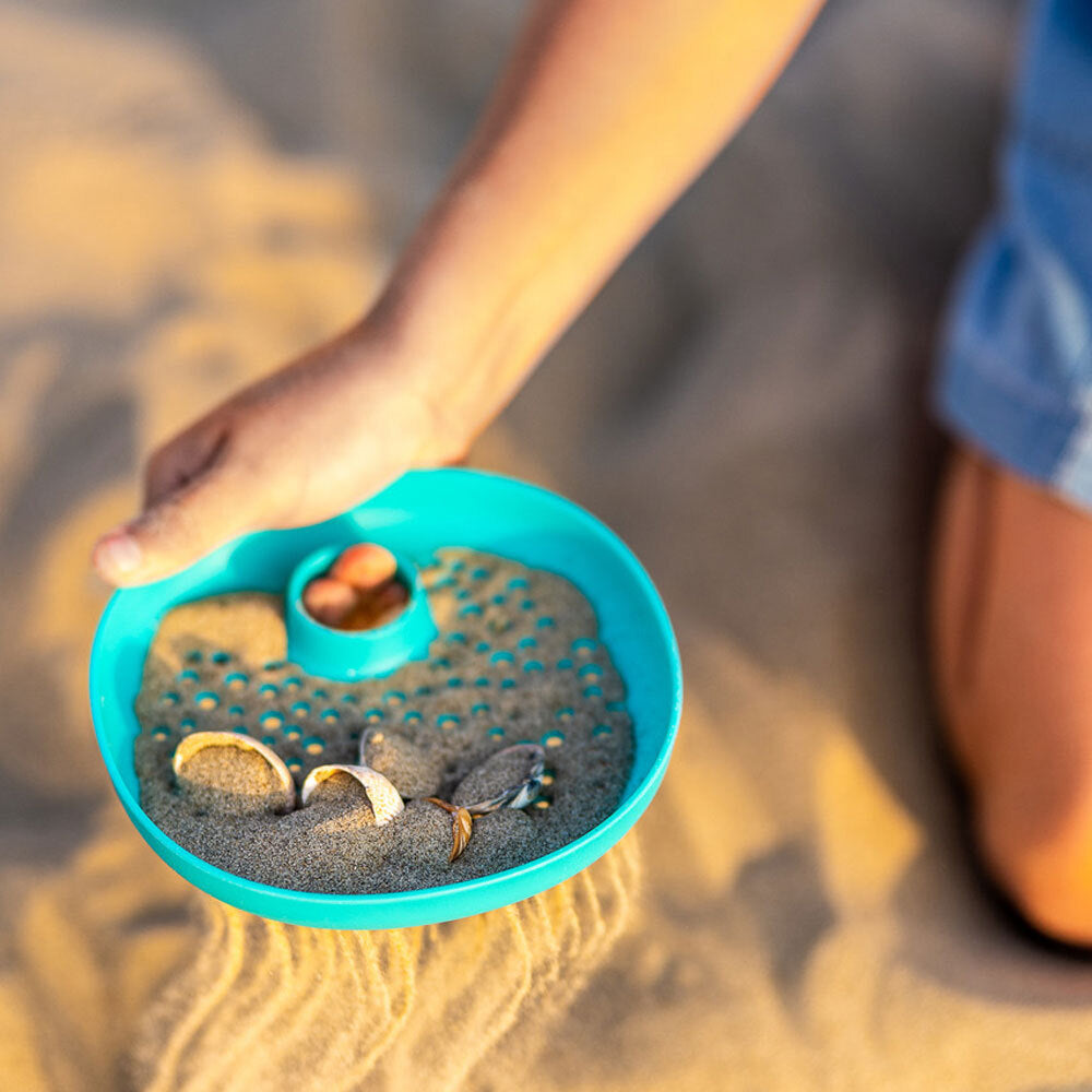 173076-quut-bucki-beach-bucket-sieve-childrens-toy-lagoon-banana-blue-0m