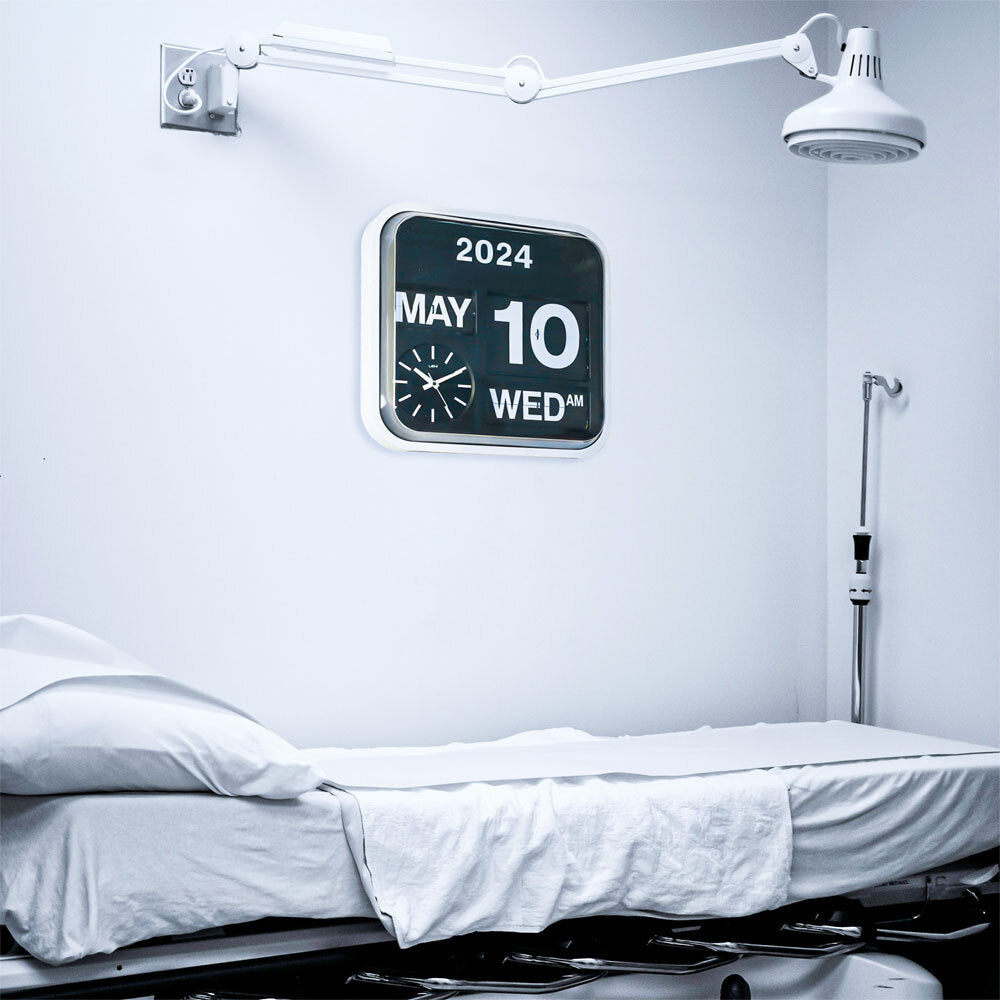 140630-leni-bankers-wall-clock-with-calendar-43x43cm-black