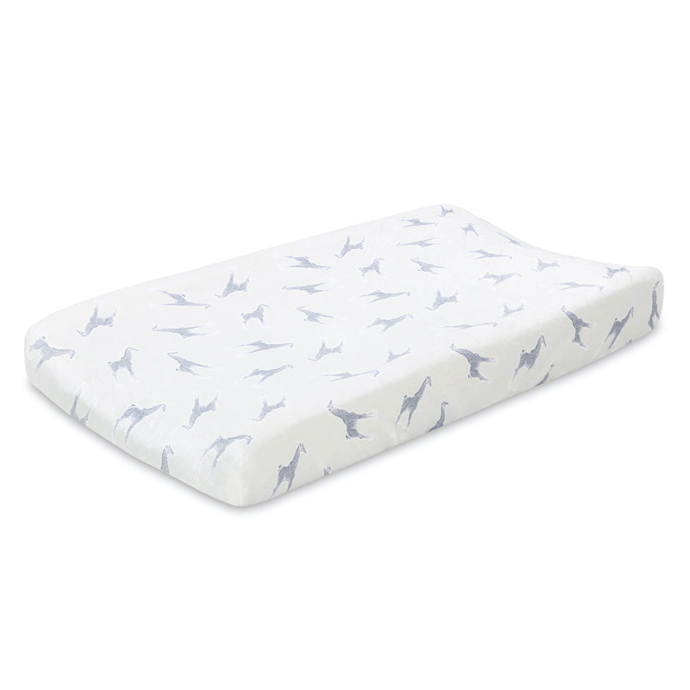 20900cpc-animal-planet-baby-changing-pad-cover-be-kind-to-every-kind-giraffe-81cm