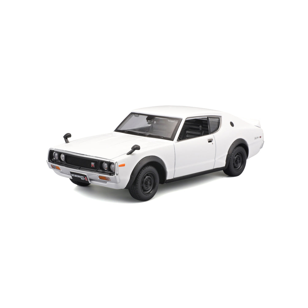 45231528-maisto-1973-nissan-skyline-2000-gt-r-diecast-display-model-wht-1-24-3