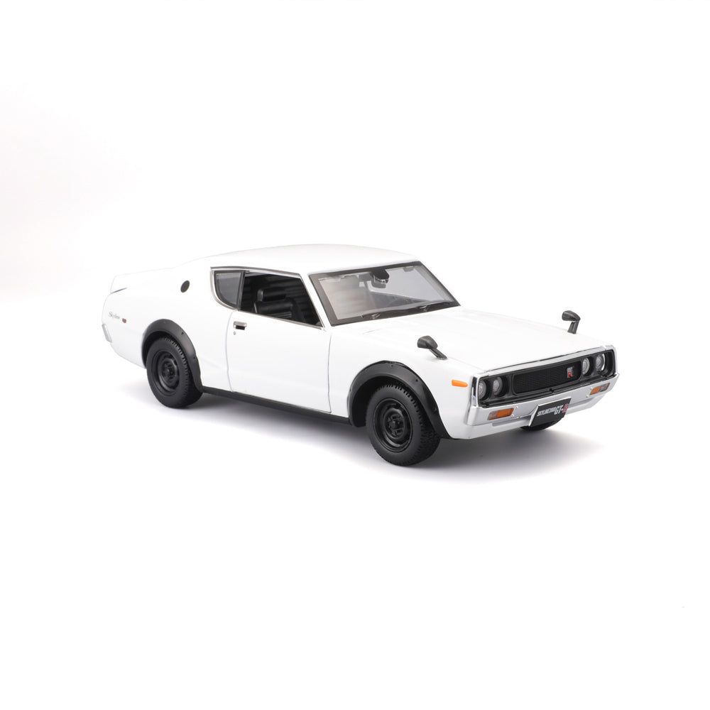 45231528-maisto-1973-nissan-skyline-2000-gt-r-diecast-display-model-wht-1-24-3