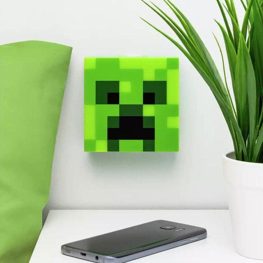5056577711455-minecraft-creeper-night-light-wall-mount-10cm-green