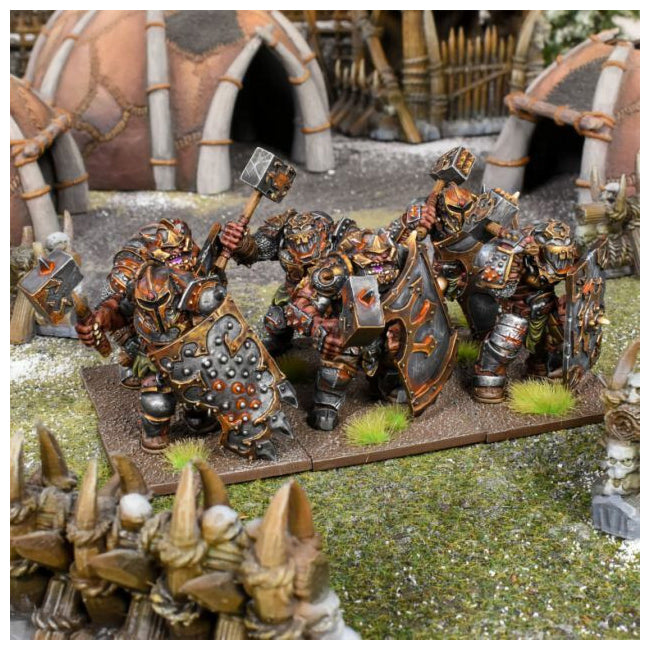 107702-mantic-games-kings-of-war-ogre-siege-breaker-horde-miniature-toy
