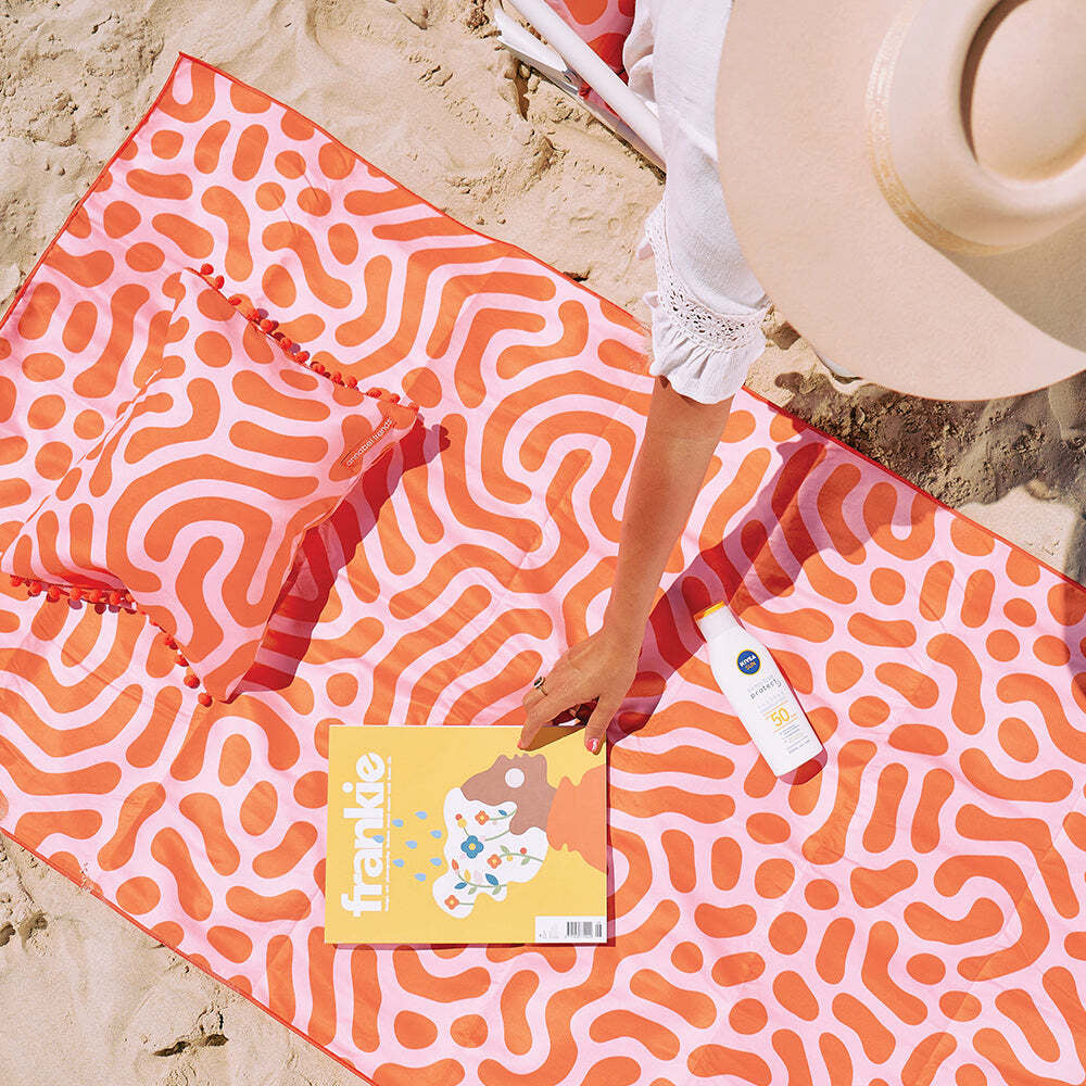 15irt-annabel-trends-inflatable-beach-pillow-36x28cm-retro-tile