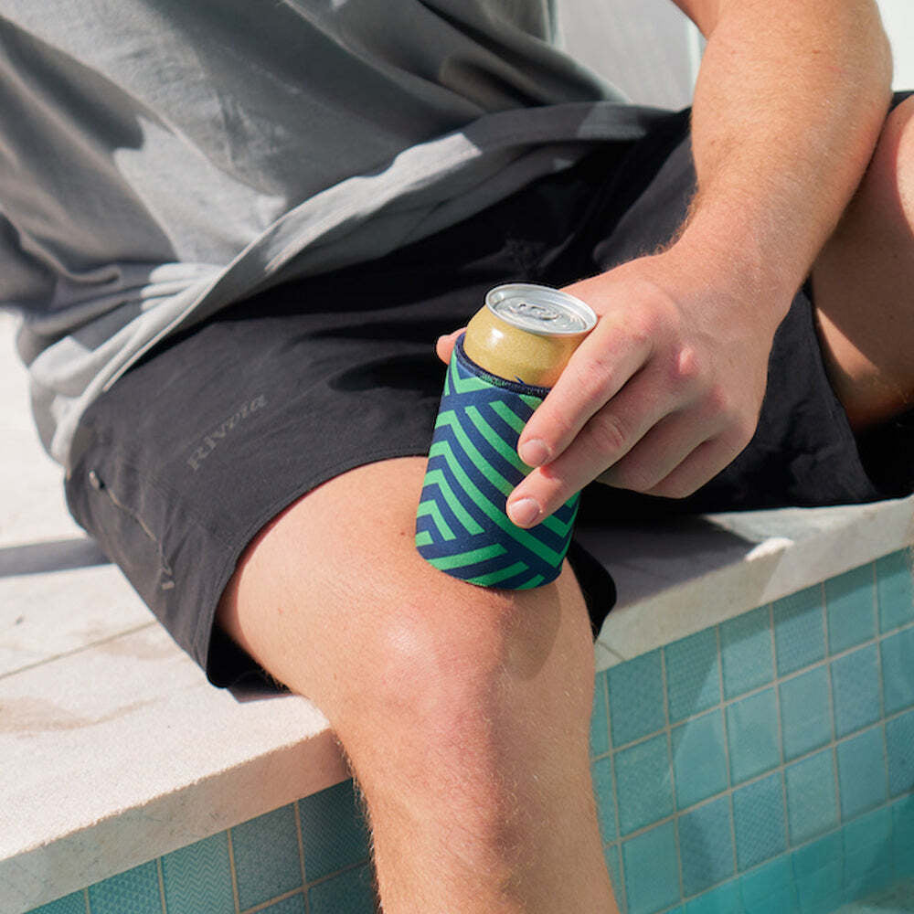 53zz-annabel-trends-drink-can-cooler-stubby-7x10-5cm-zig-zag